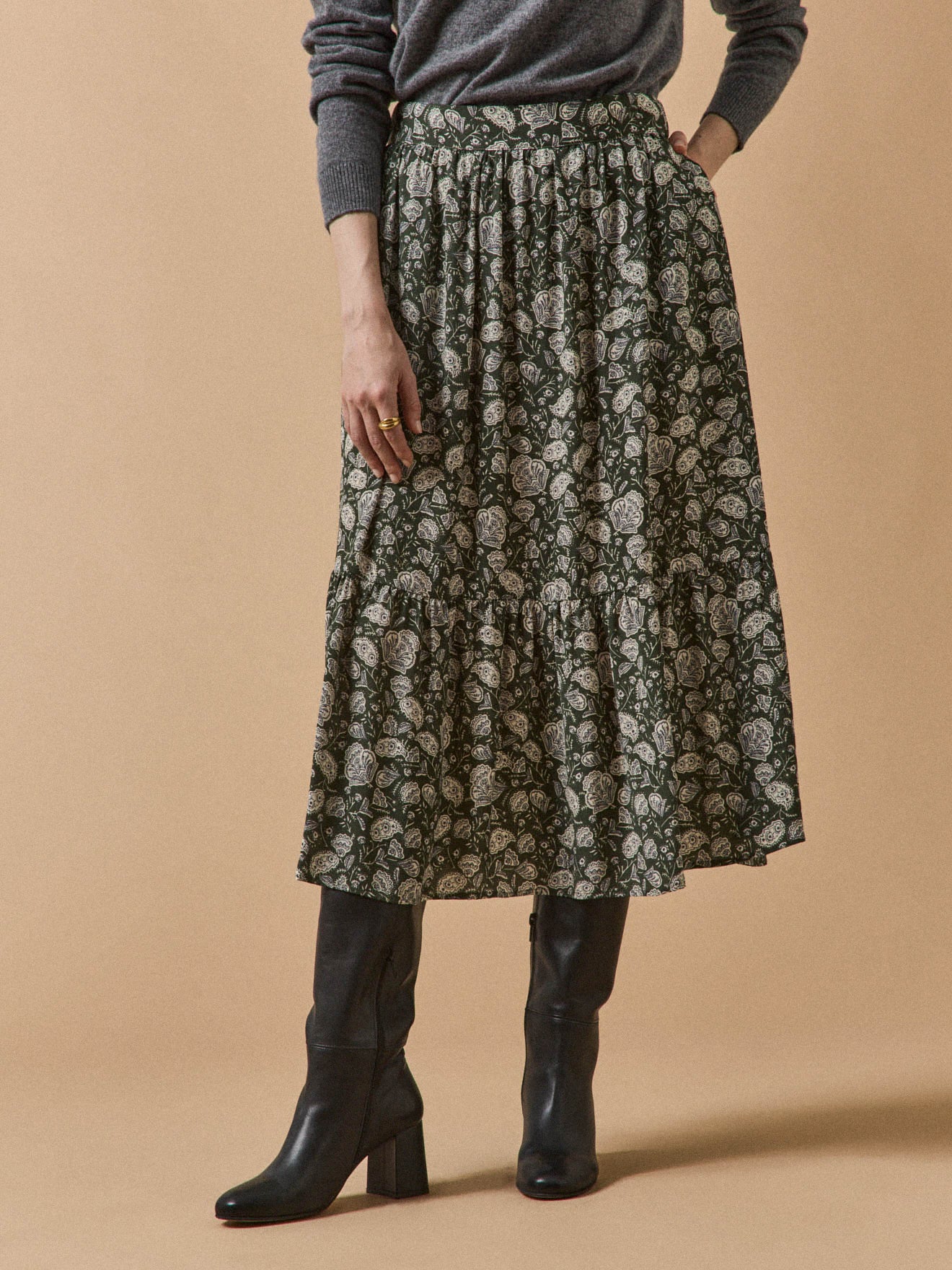 Jupe Mi-longue Femme Charlotte Gold à Fleurs - Ligne A - Taille 12 - Occasion Très Bon État