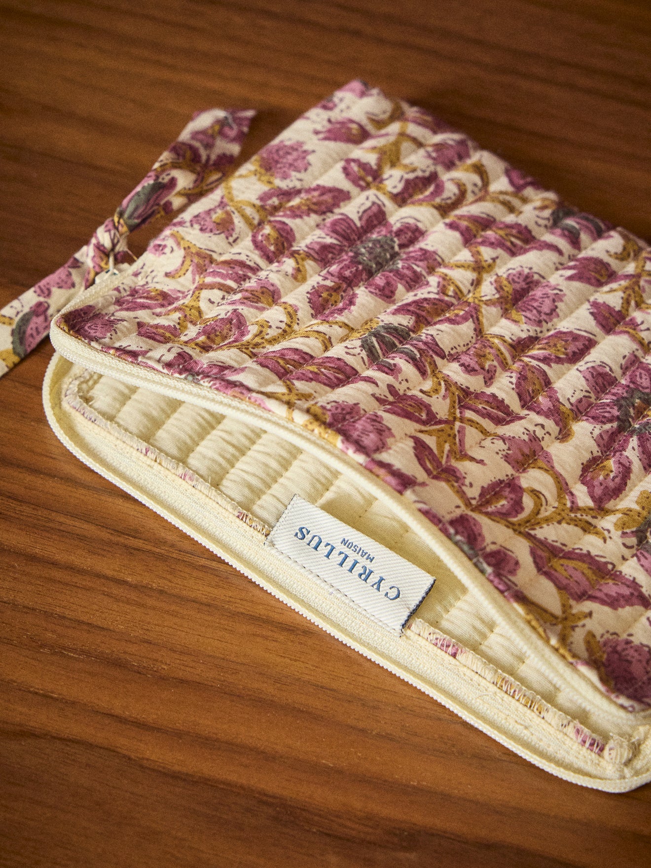 Pochette matelassée en tissu indien