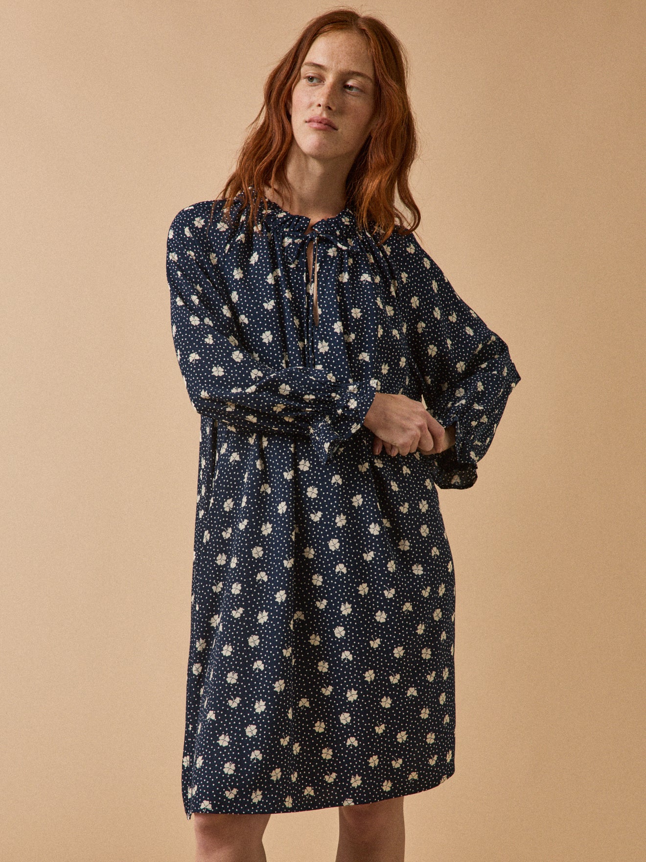 Robe housse courte femme viscose dobby imprimé Trèfles