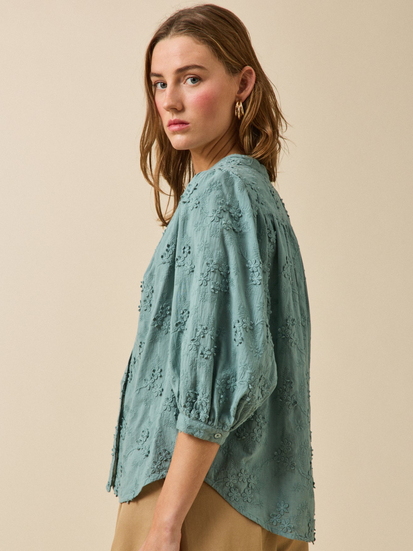 Blouse coton brodée fleurs 3D femme