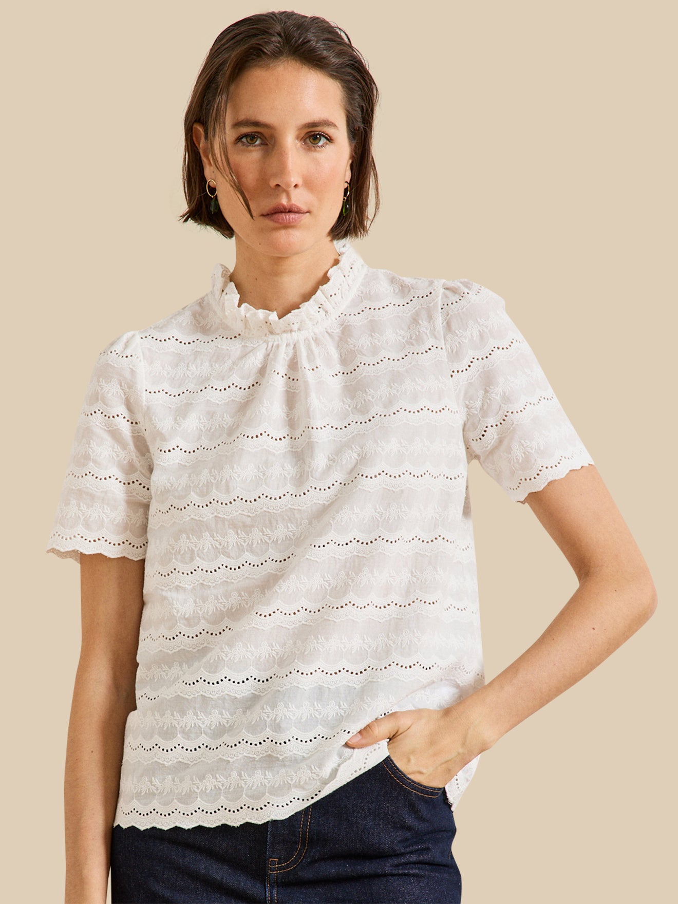 Top broderie anglaise col volanté femme