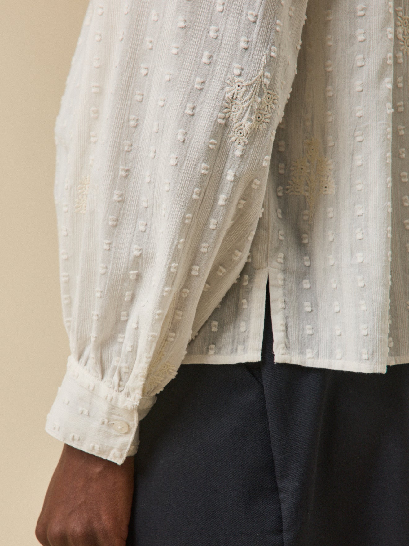 Blouse plumetis brodé femme