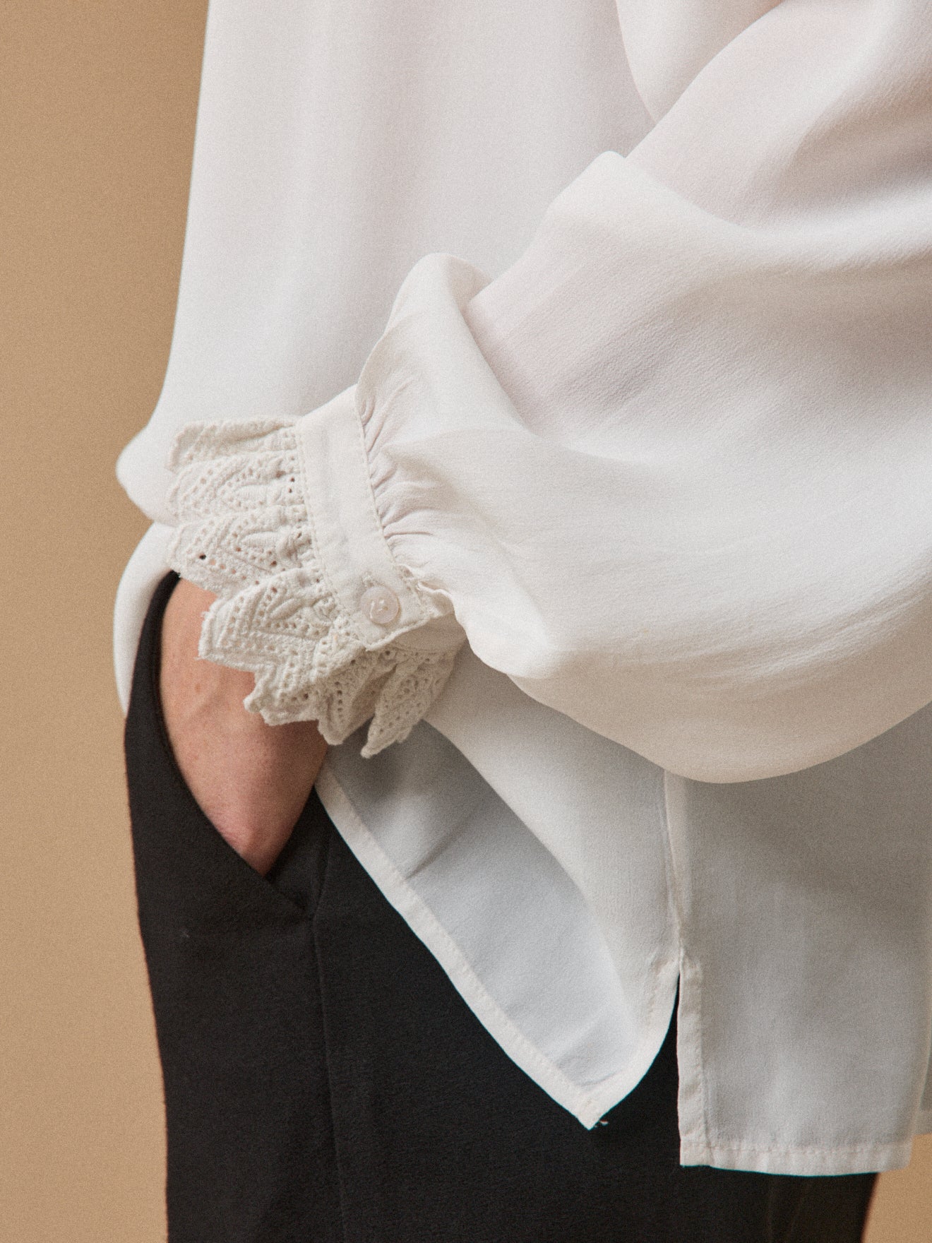 Blouse fluide volants brodés femme