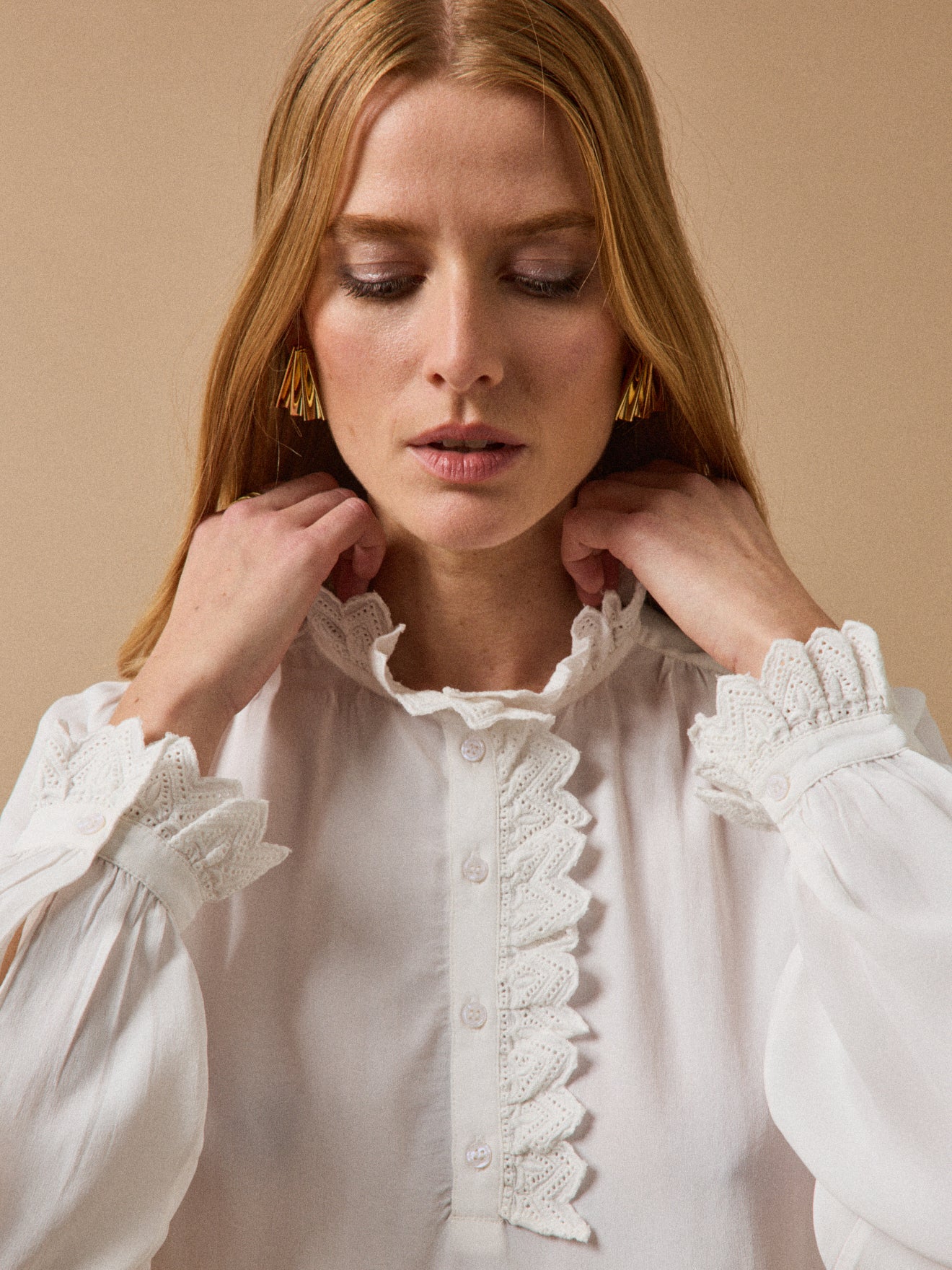 Blouse fluide volants brodés femme