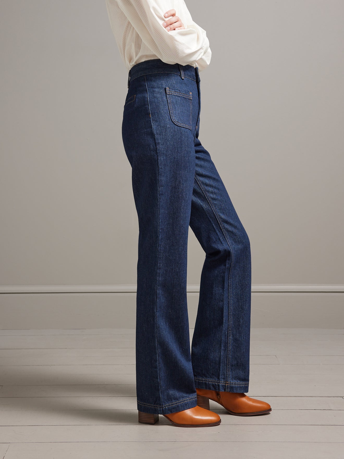 Jean bootcut femme Maria - coton biologique, délavage écoresponsable