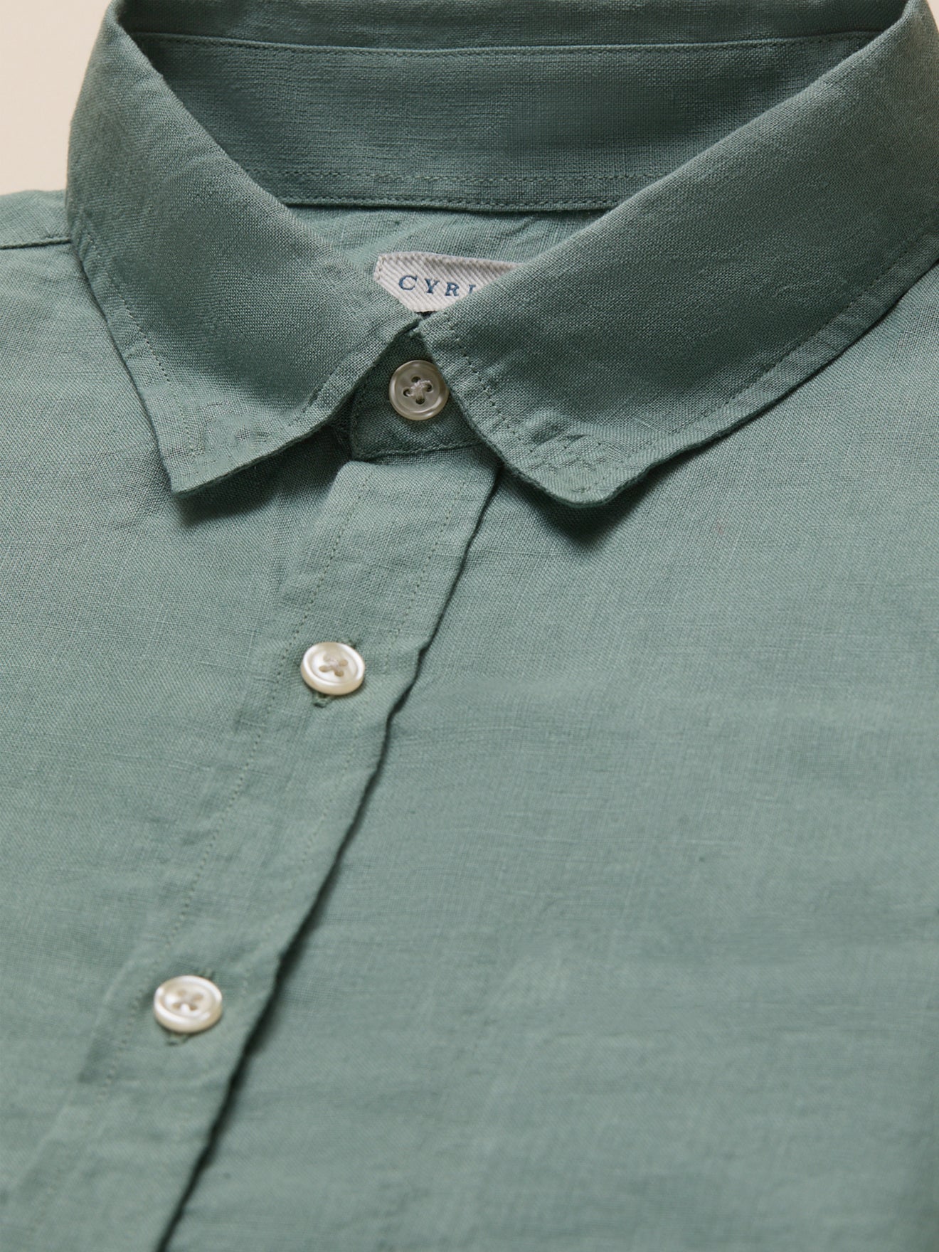 Chemise en lin homme coupe contemporaine