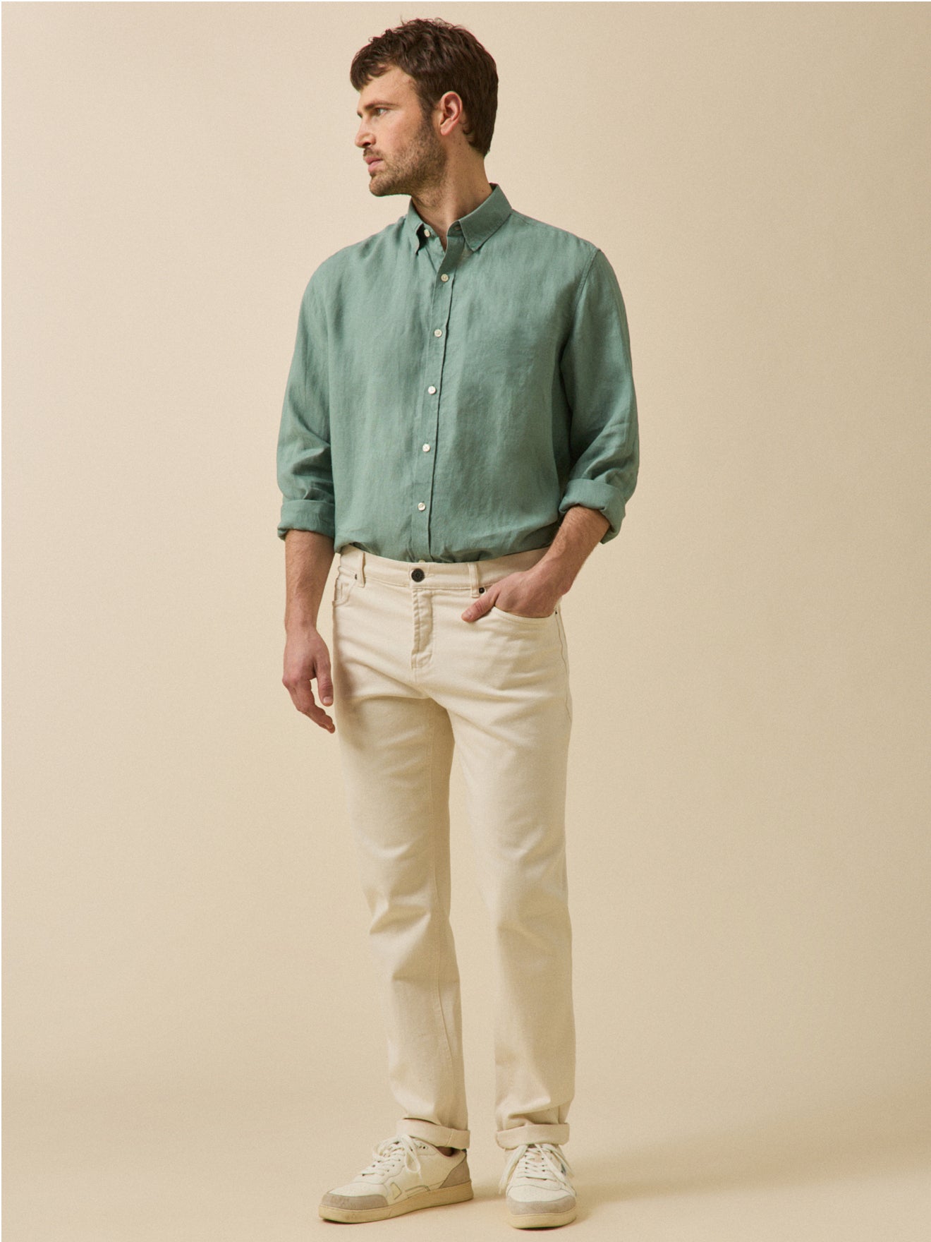 Chemise en lin homme coupe contemporaine