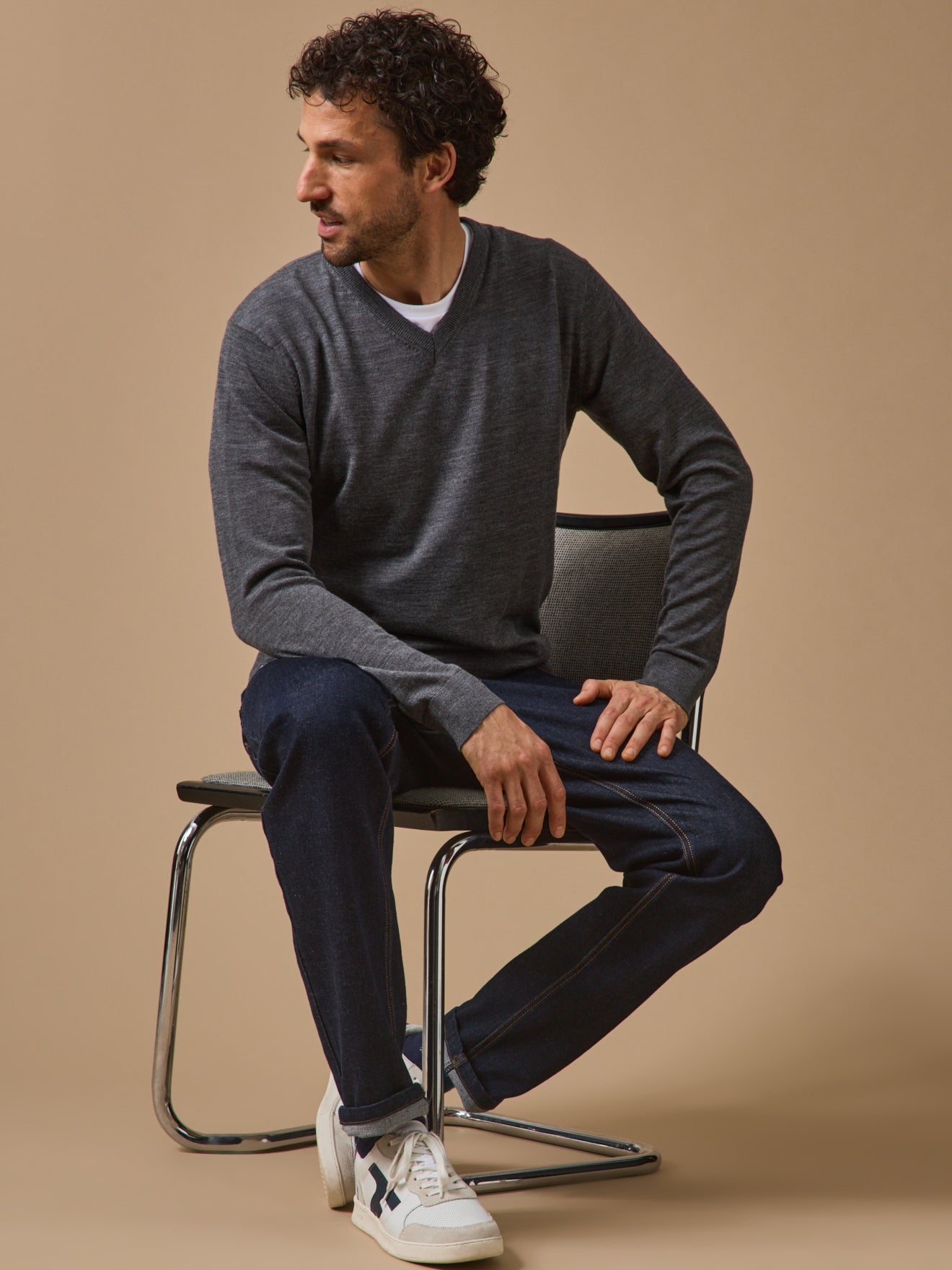 Pull fin col V laine mérinos homme