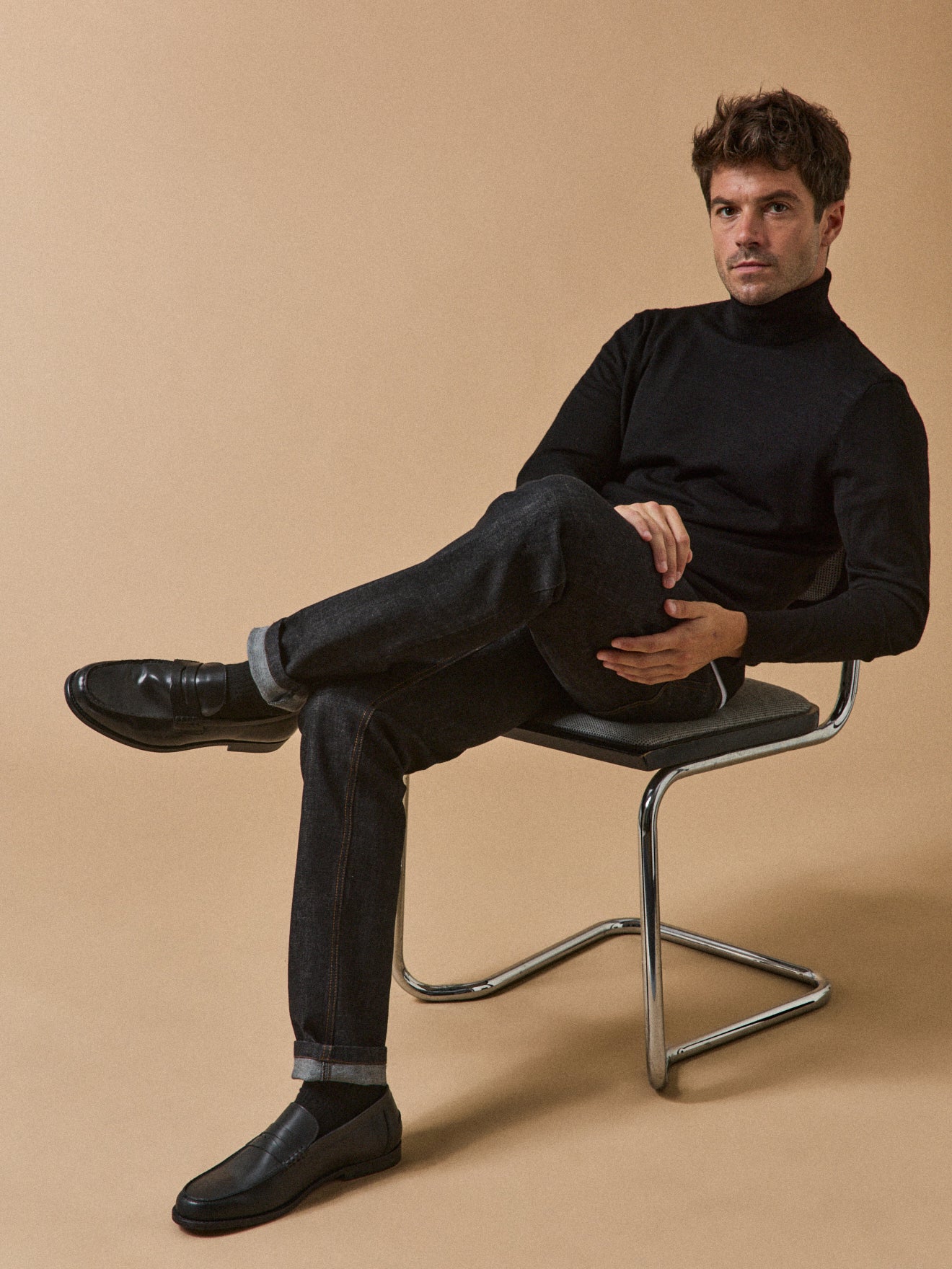 Pull fin col roulé laine mérinos homme