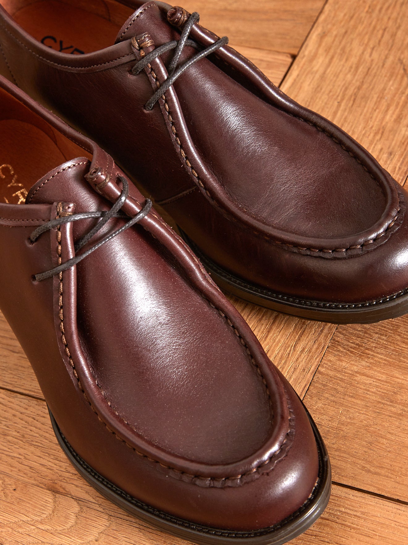 Derbies lacés à talon en cuir femme