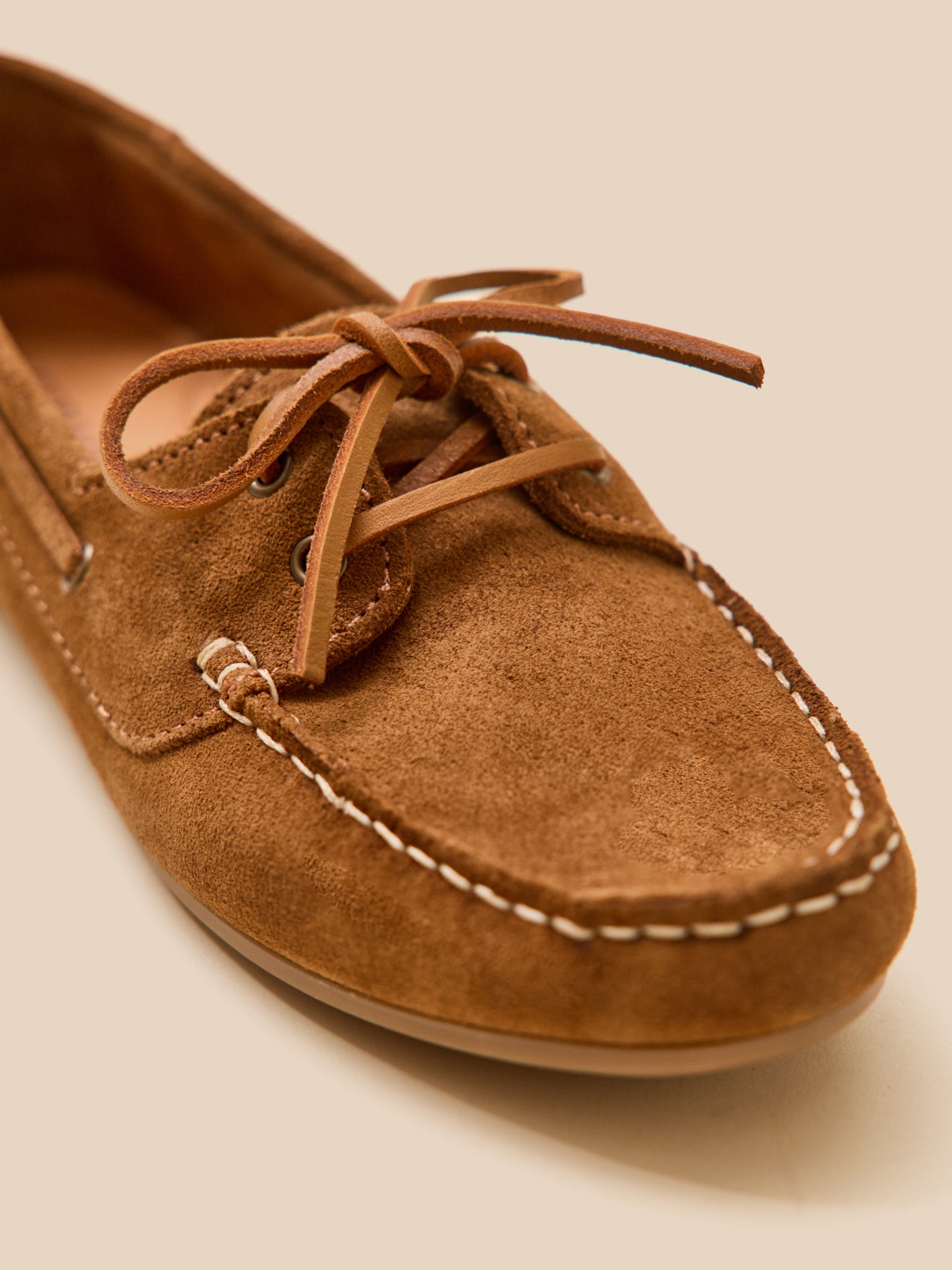 Chaussures bateau cuir femme