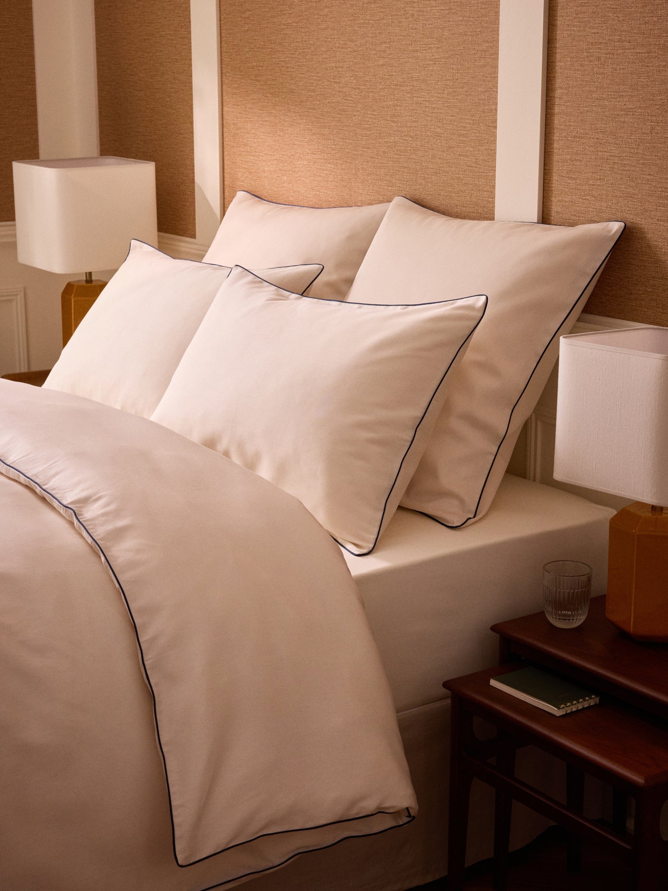 Taie d'oreiller satin de coton "Madeleine"