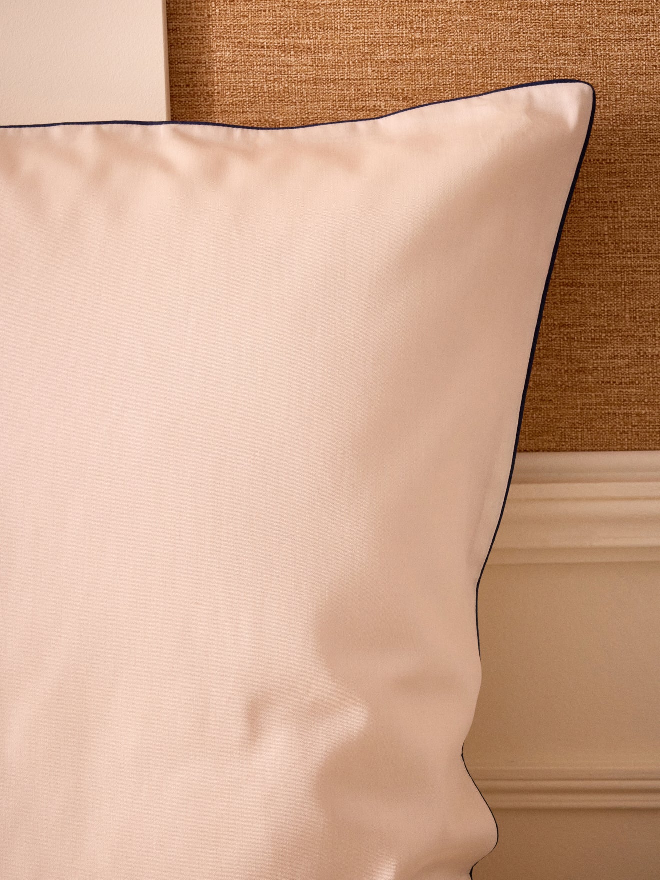 Taie d'oreiller satin de coton "Madeleine"