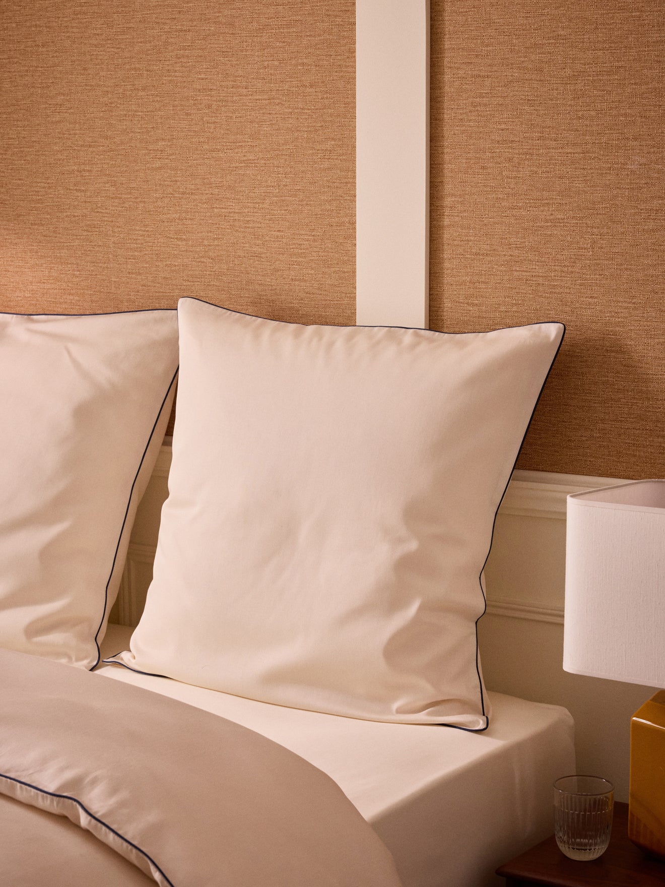 Taie d'oreiller satin de coton "Madeleine"