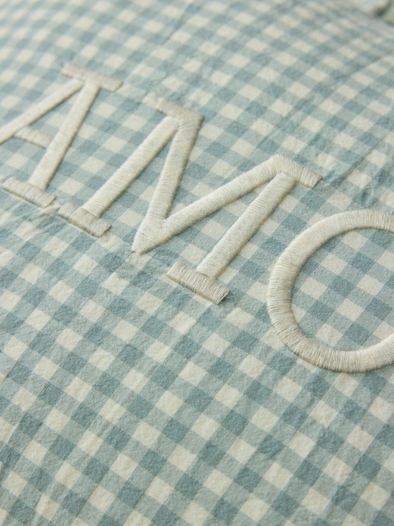 Coussin "Amour" imprimé vichy