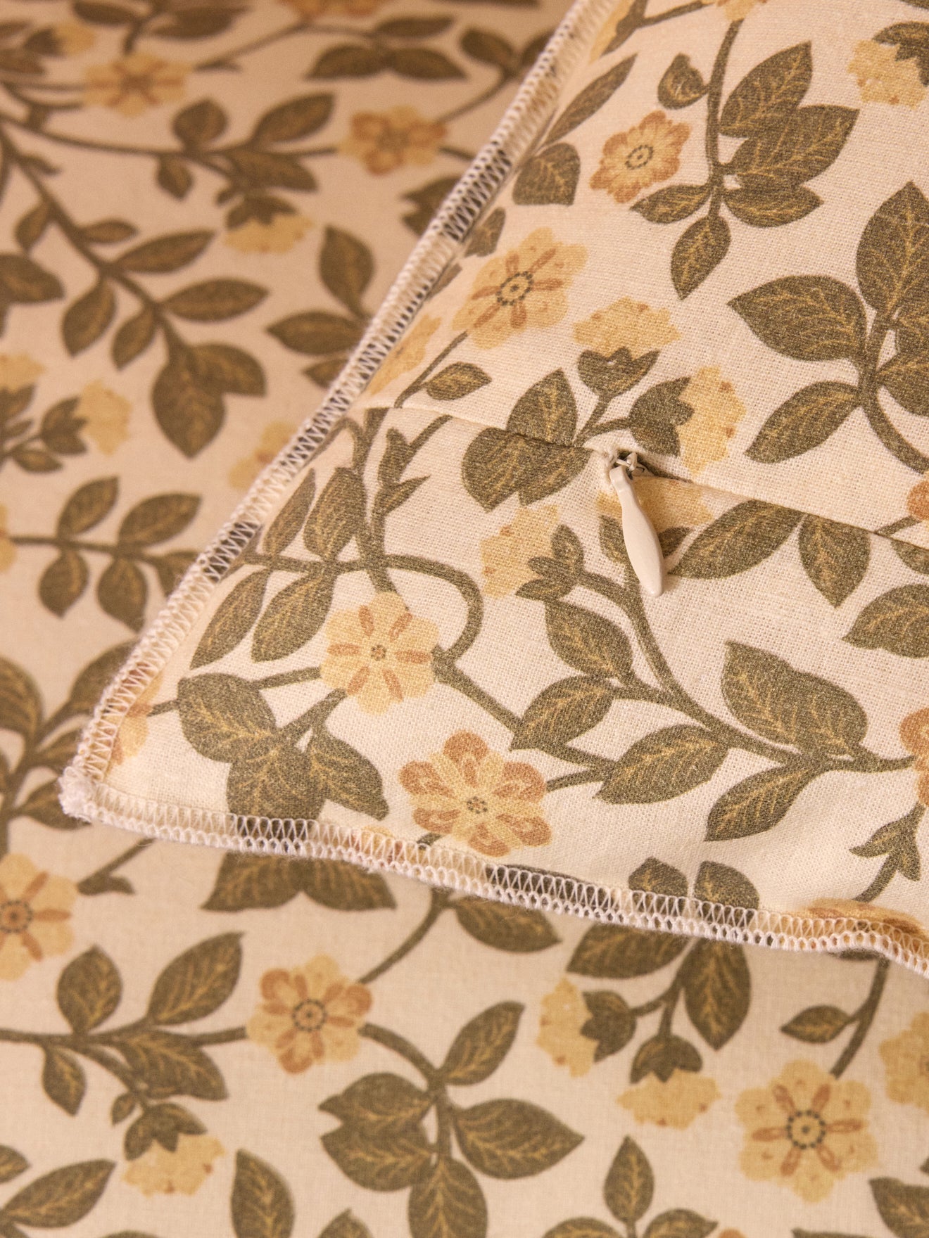 Housse de coussin fleurie coton et lin