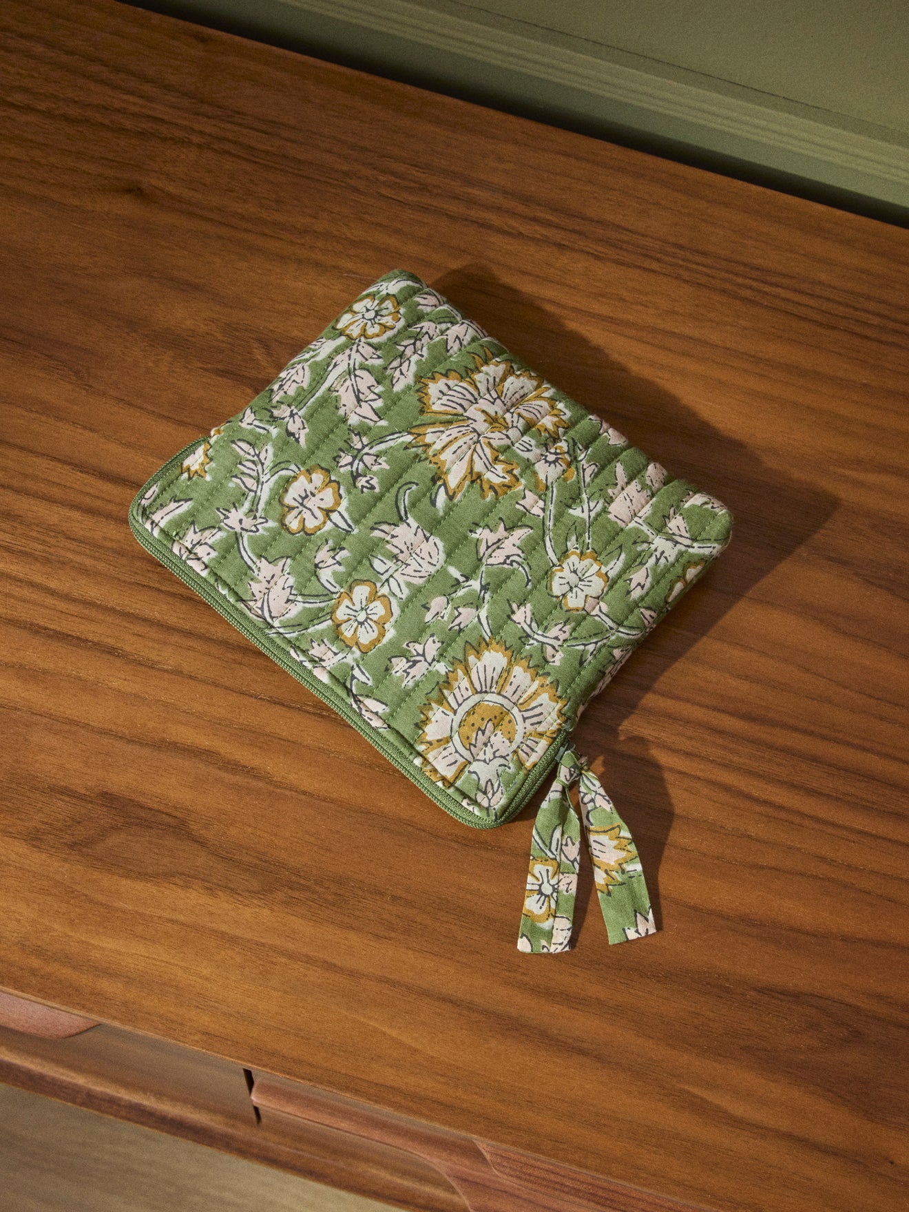 Pochette matelassée en tissu indien