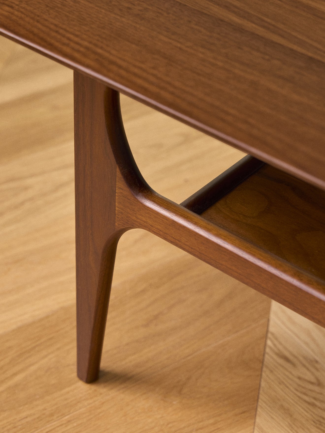 Table basse en noyer Hector - Ligne Mid-Century