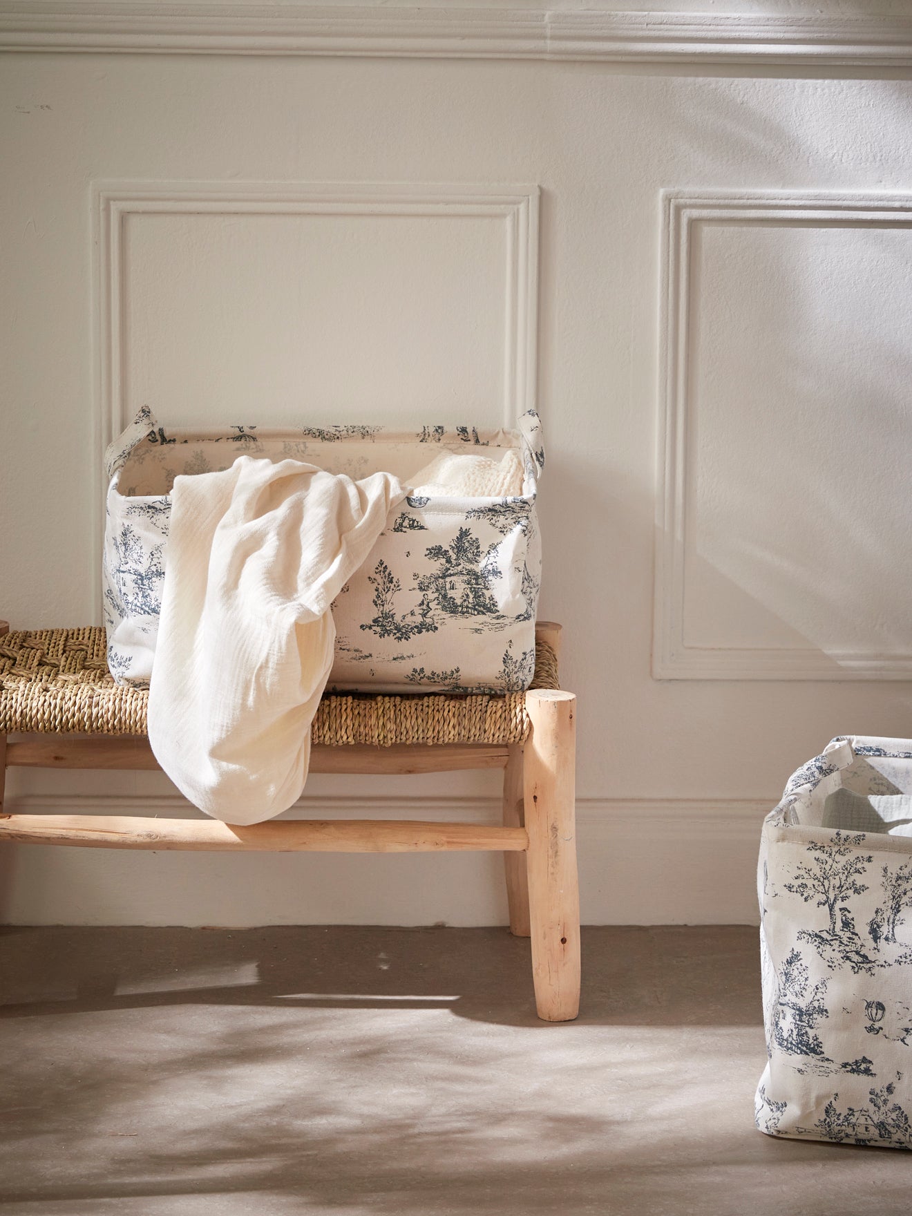 Bac à linge esprit Jouy, petit modèle