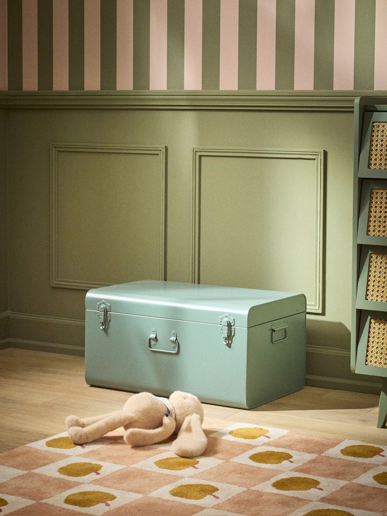 Coffre de rangement en métal