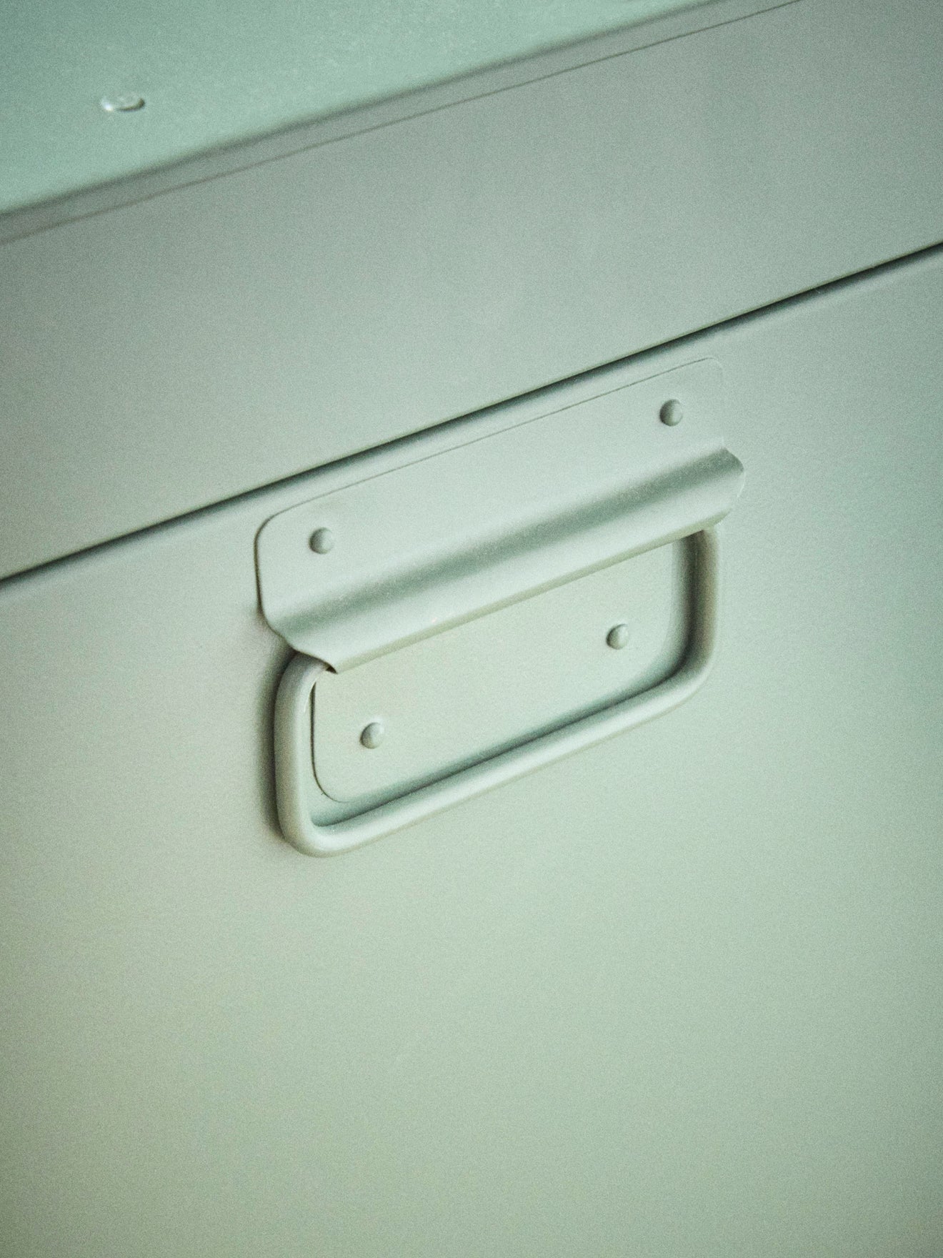 Coffre de rangement en métal