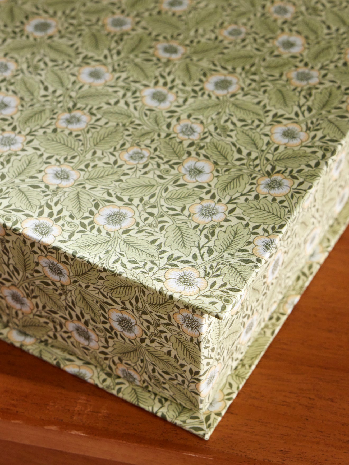 Boîte coffret en tissu Christchurch, dessin William Morris