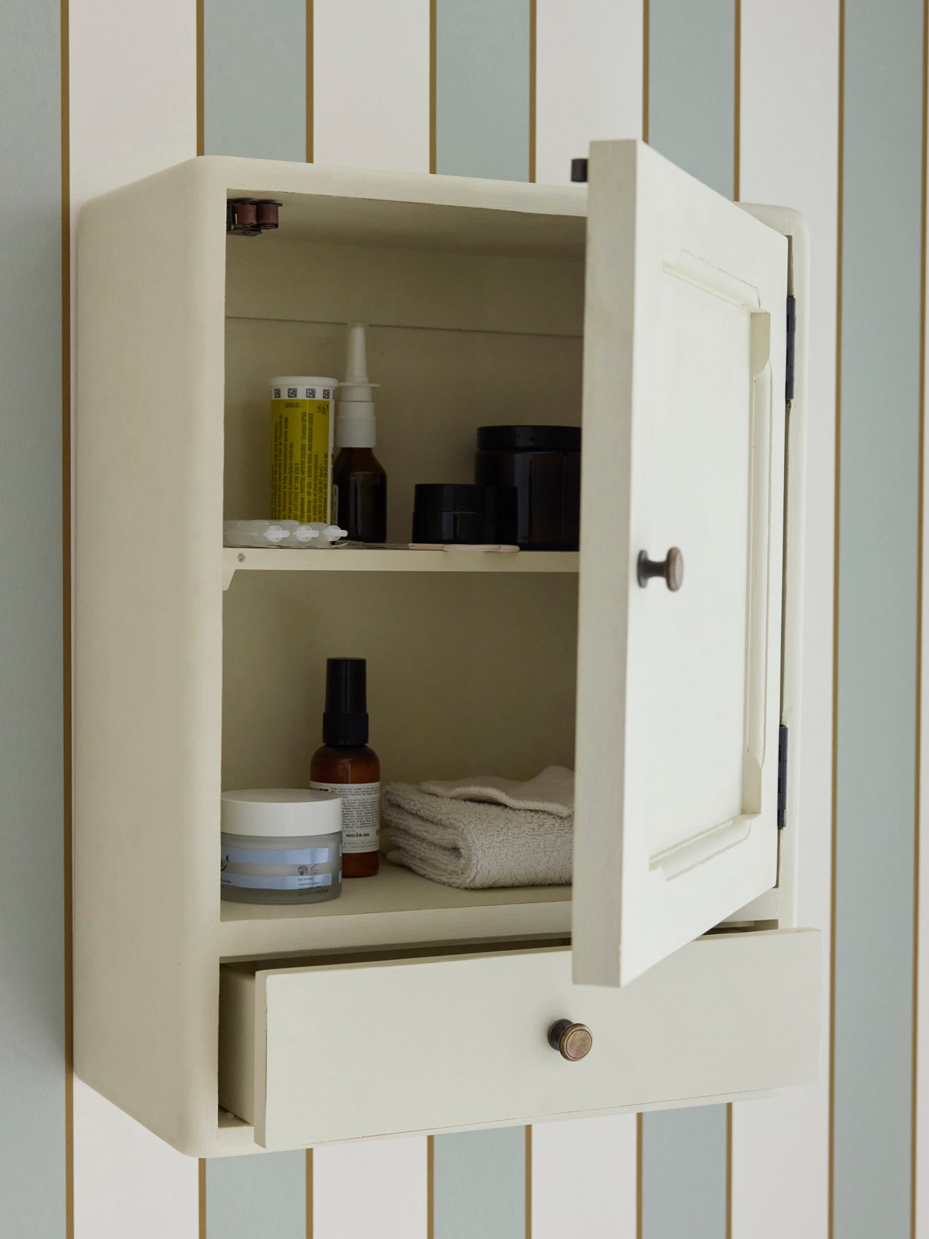 Armoire en bois manguier et métal Jupiter | Maisons du Monde Armoire en bois manguier et métal Jupiter | Maisons du Monde