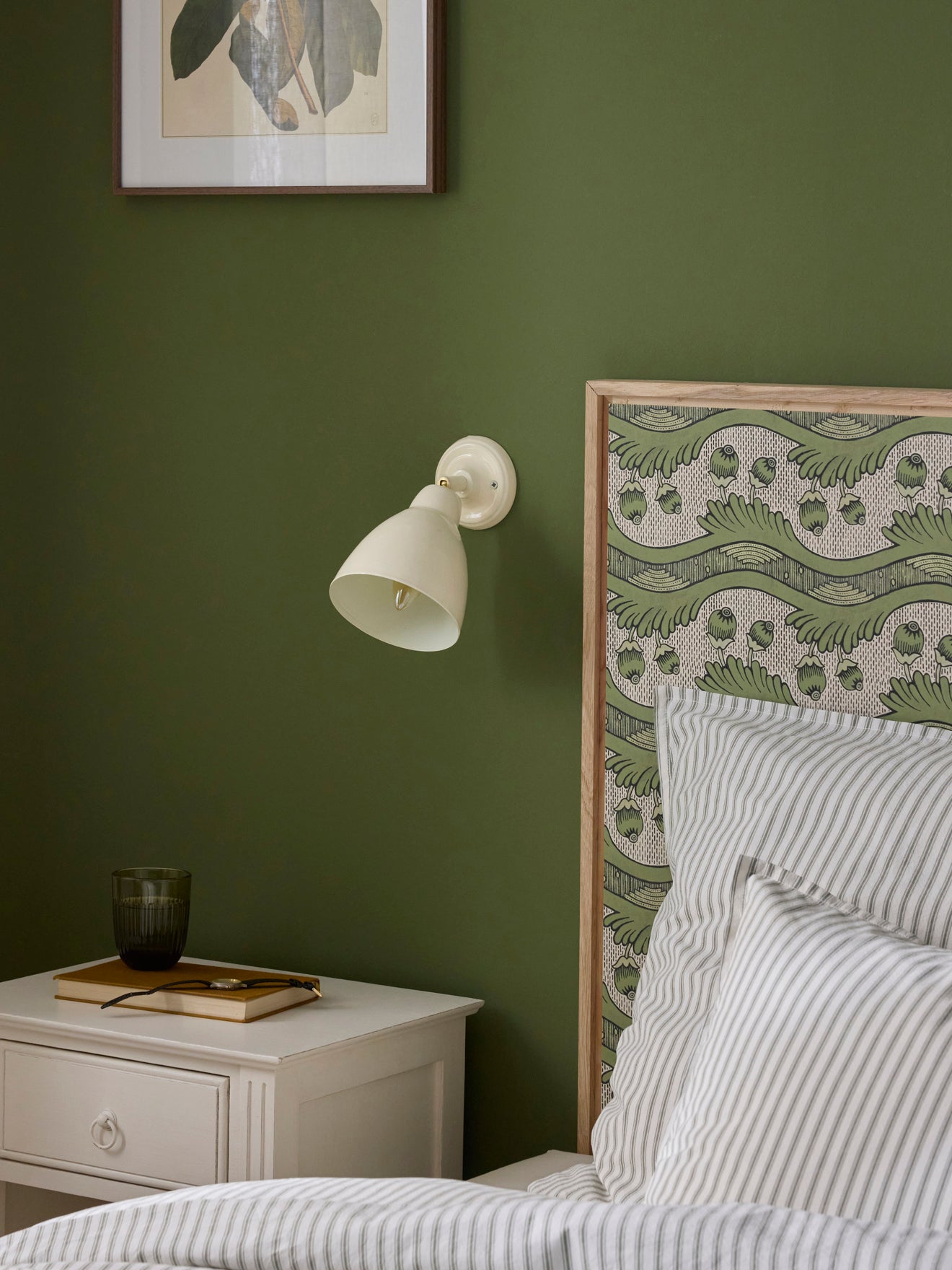 Applique murale Auguste en métal émaillé