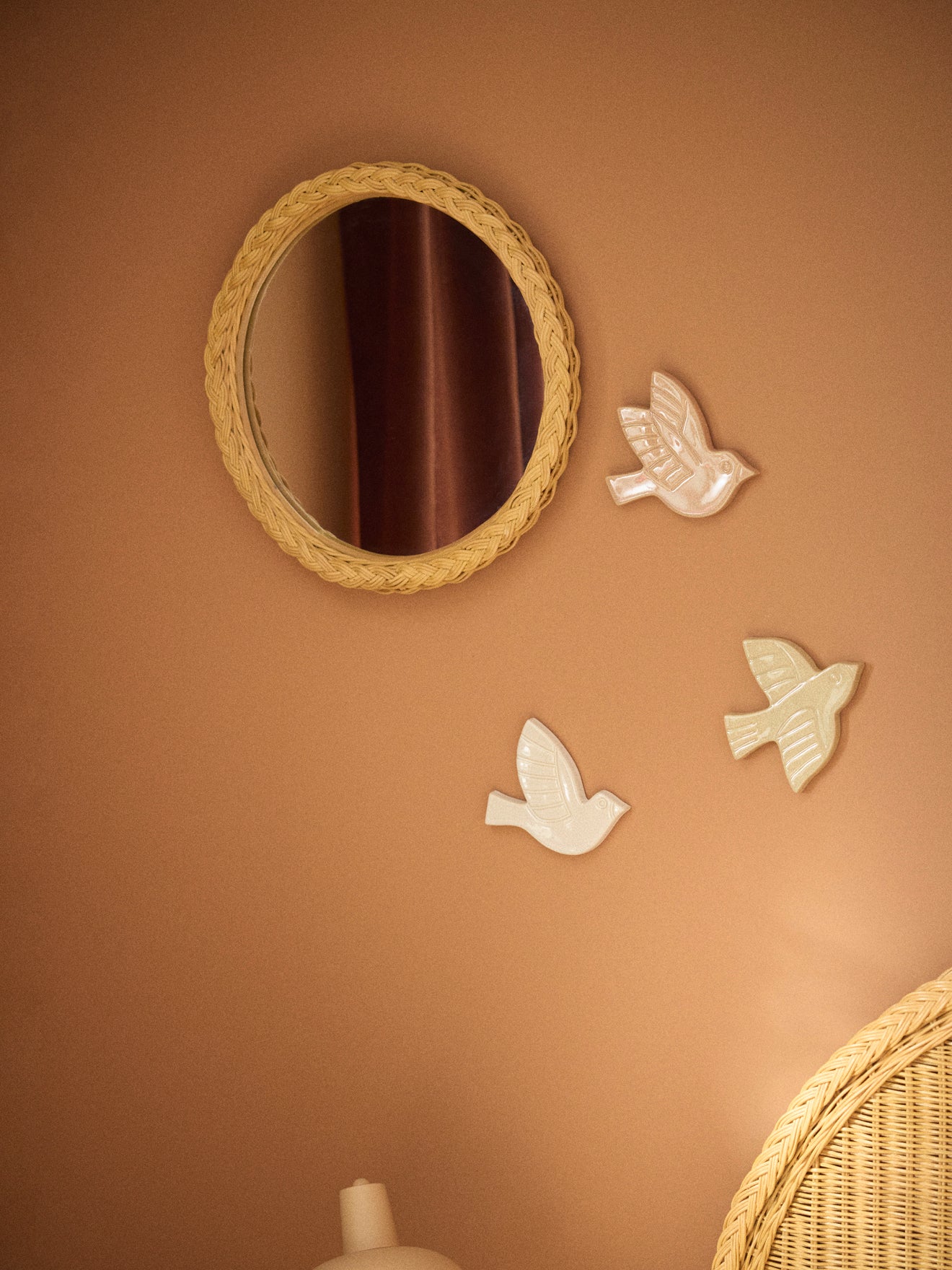 Miroir en rotin tressé