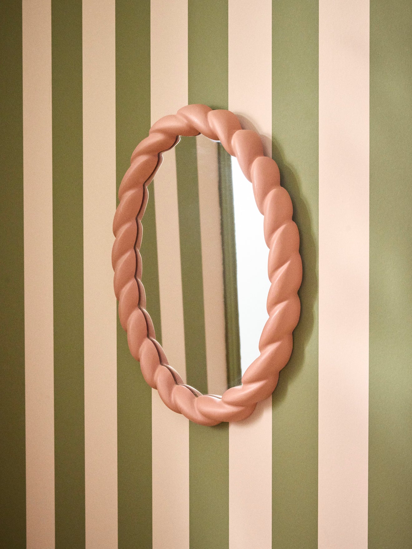 Miroir ovale torsadé