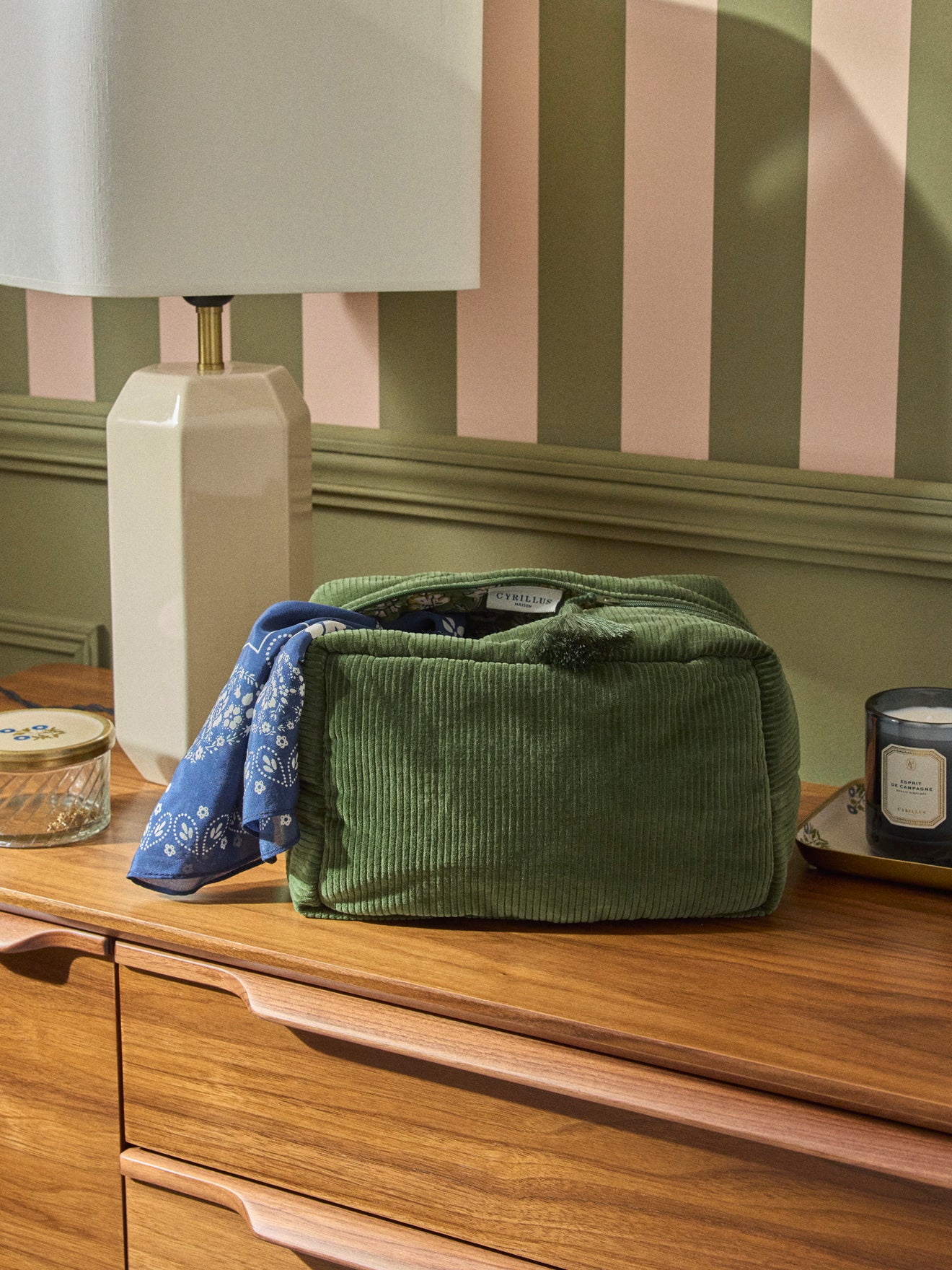 Trousse de toilette en velours côtelé