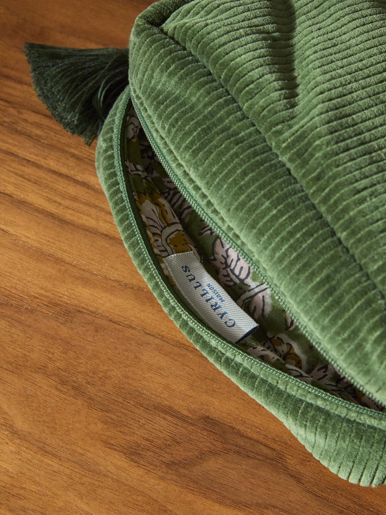 Trousse de toilette en velours côtelé