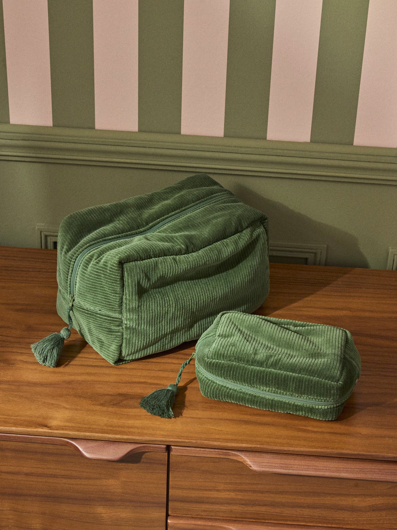 Trousse de toilette en velours côtelé