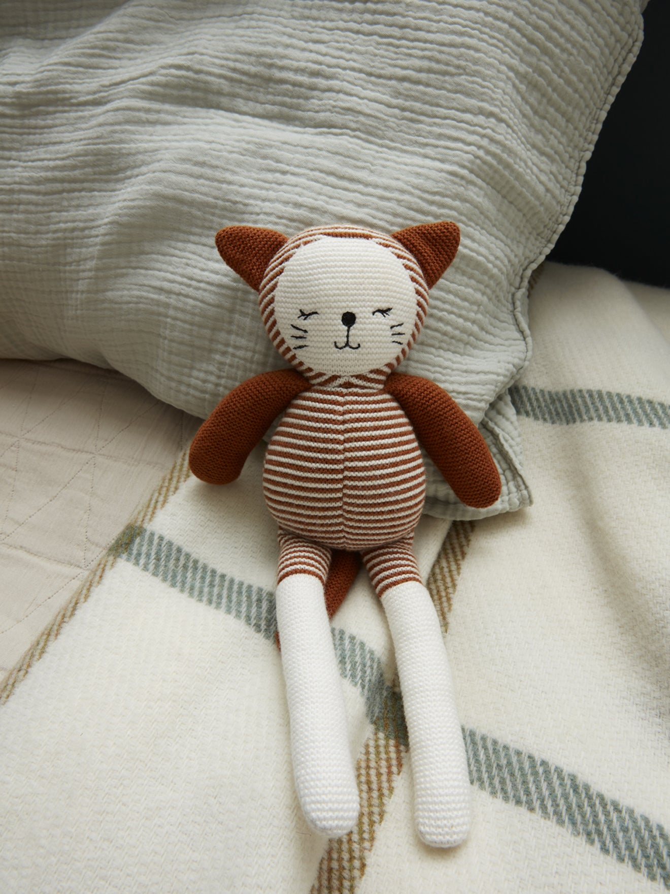 Doudou chat en crochet