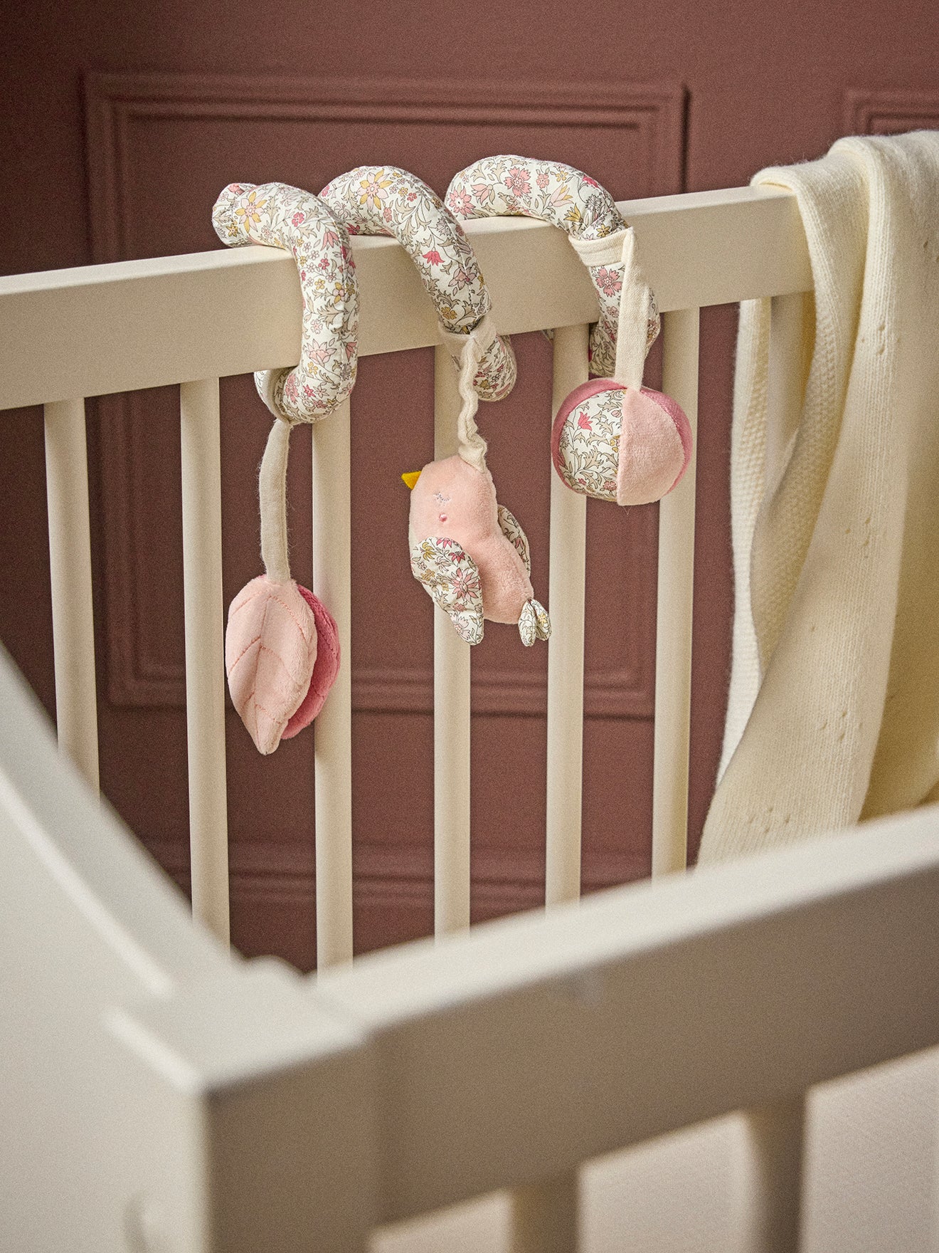 Spirale d'activités en velours et tissu Liberty