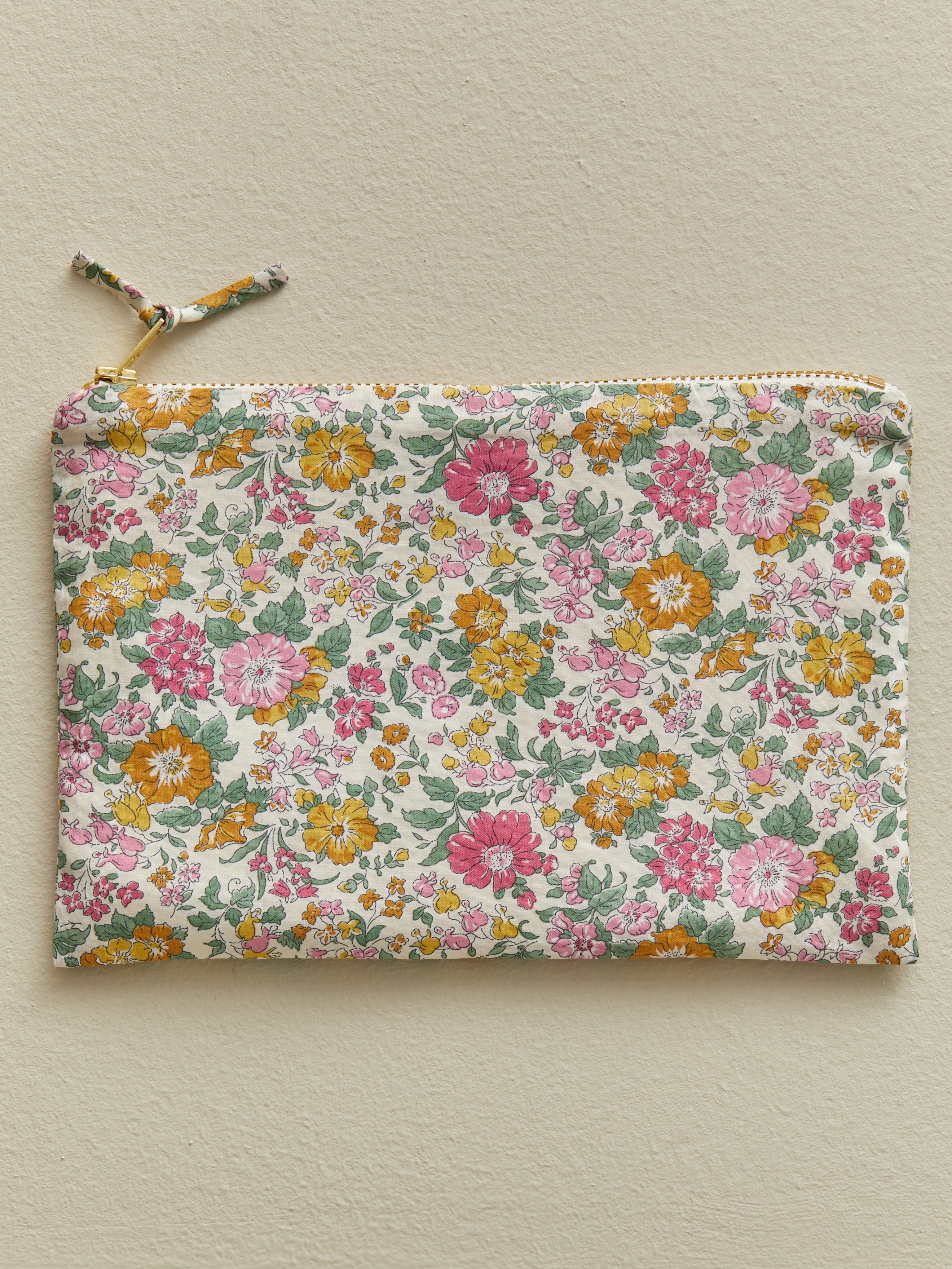 Pochette brodée en tissu Liberty - Vente Solidaire