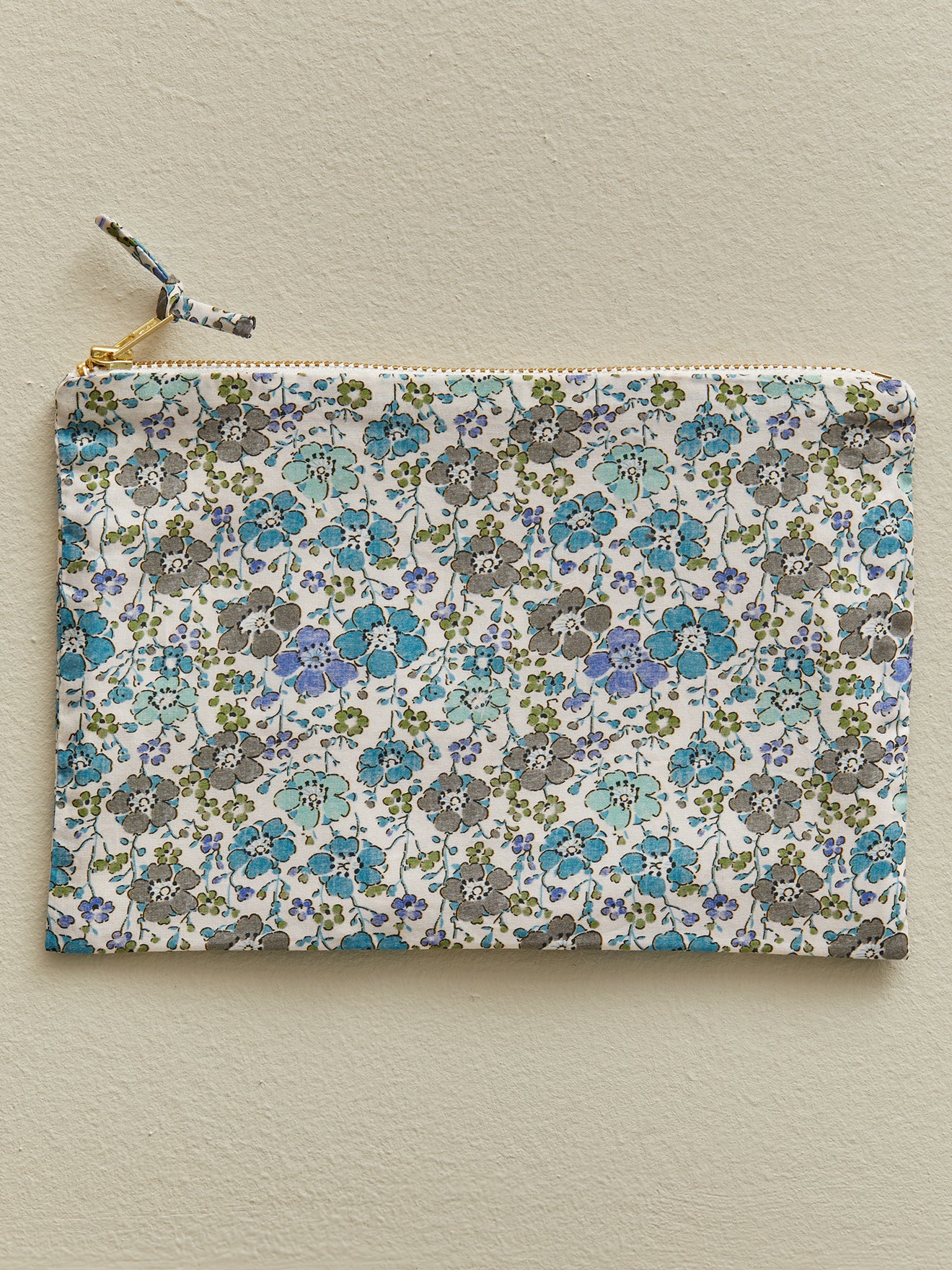 Pochette brodée en tissu Liberty - Vente Solidaire