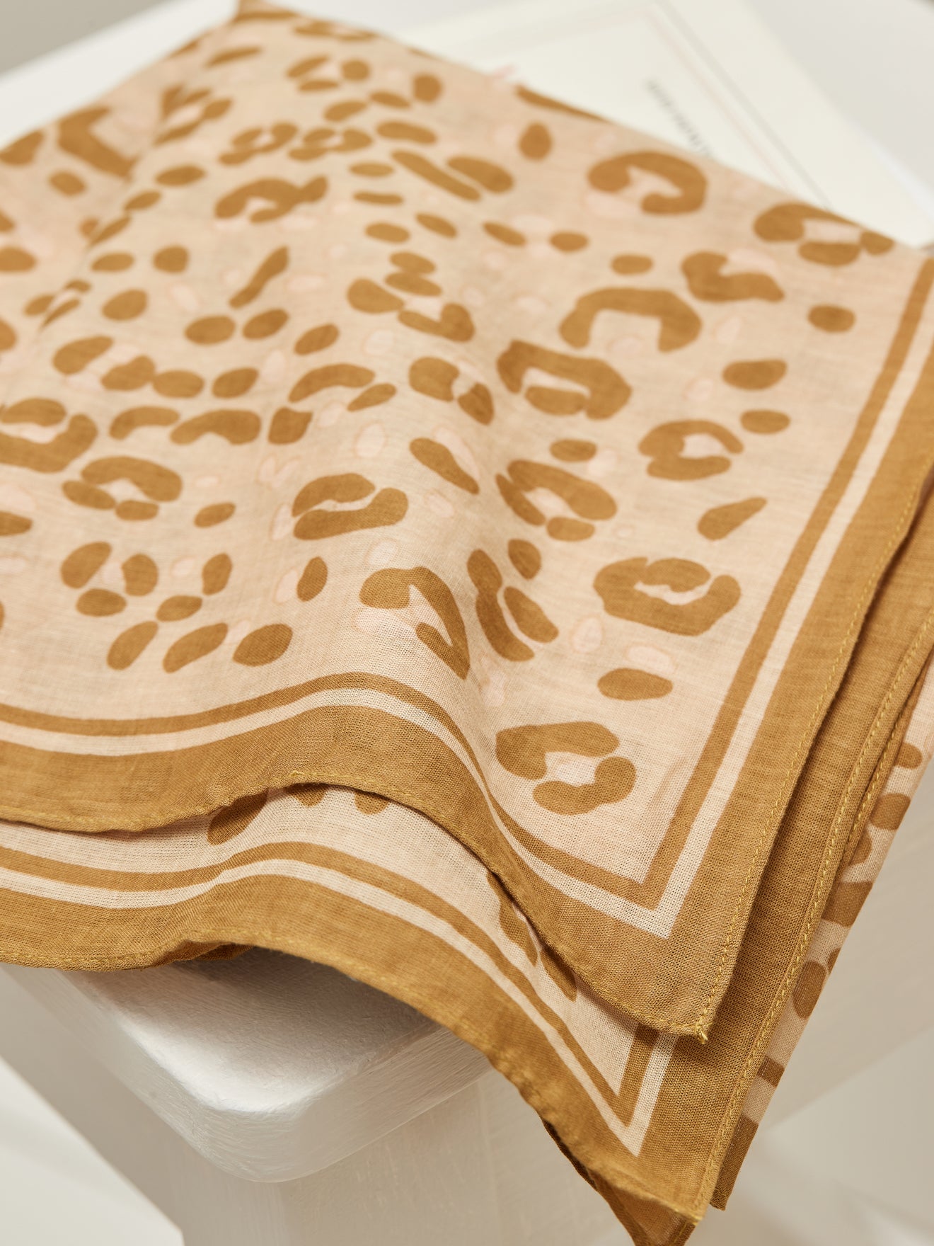 Foulard femme imprimé léopard - coton biologique