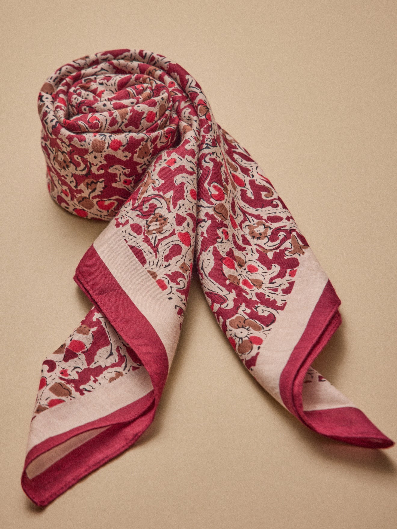 Foulard femme imprimé tachiste