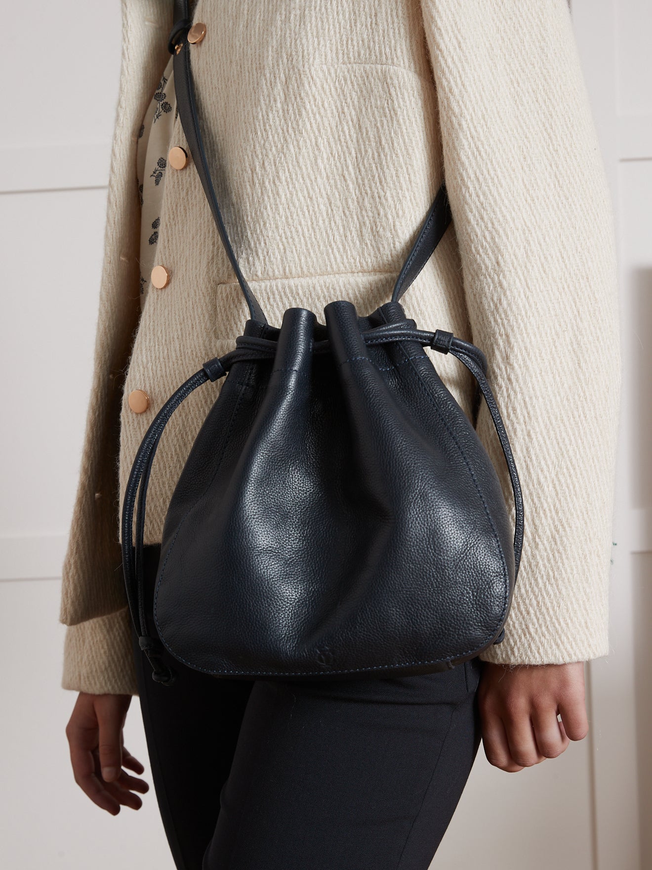 Sac seau femme en cuir souple Collection Maroquinerie Cyrillus