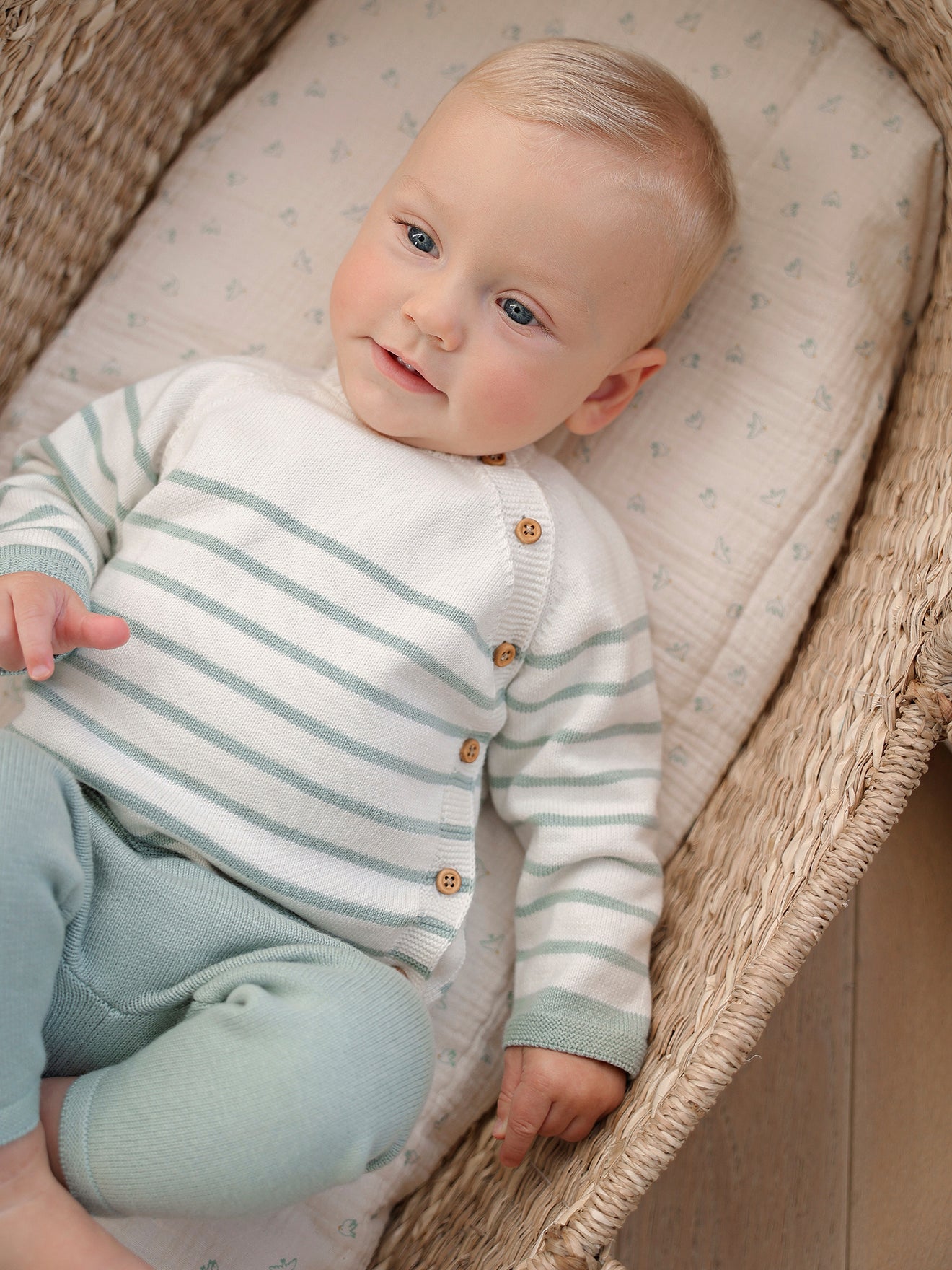 Tricot Vetement Bebe Maille Tricot Vetement Bebe En Laine Tricot