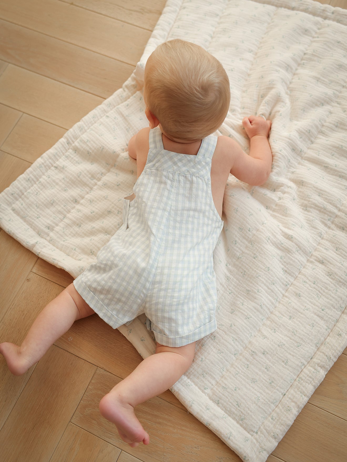 Salopette da bimba a uncinetto – Sfilo e Creo Salopette da bimba a uncinetto – Sfilo e Creo