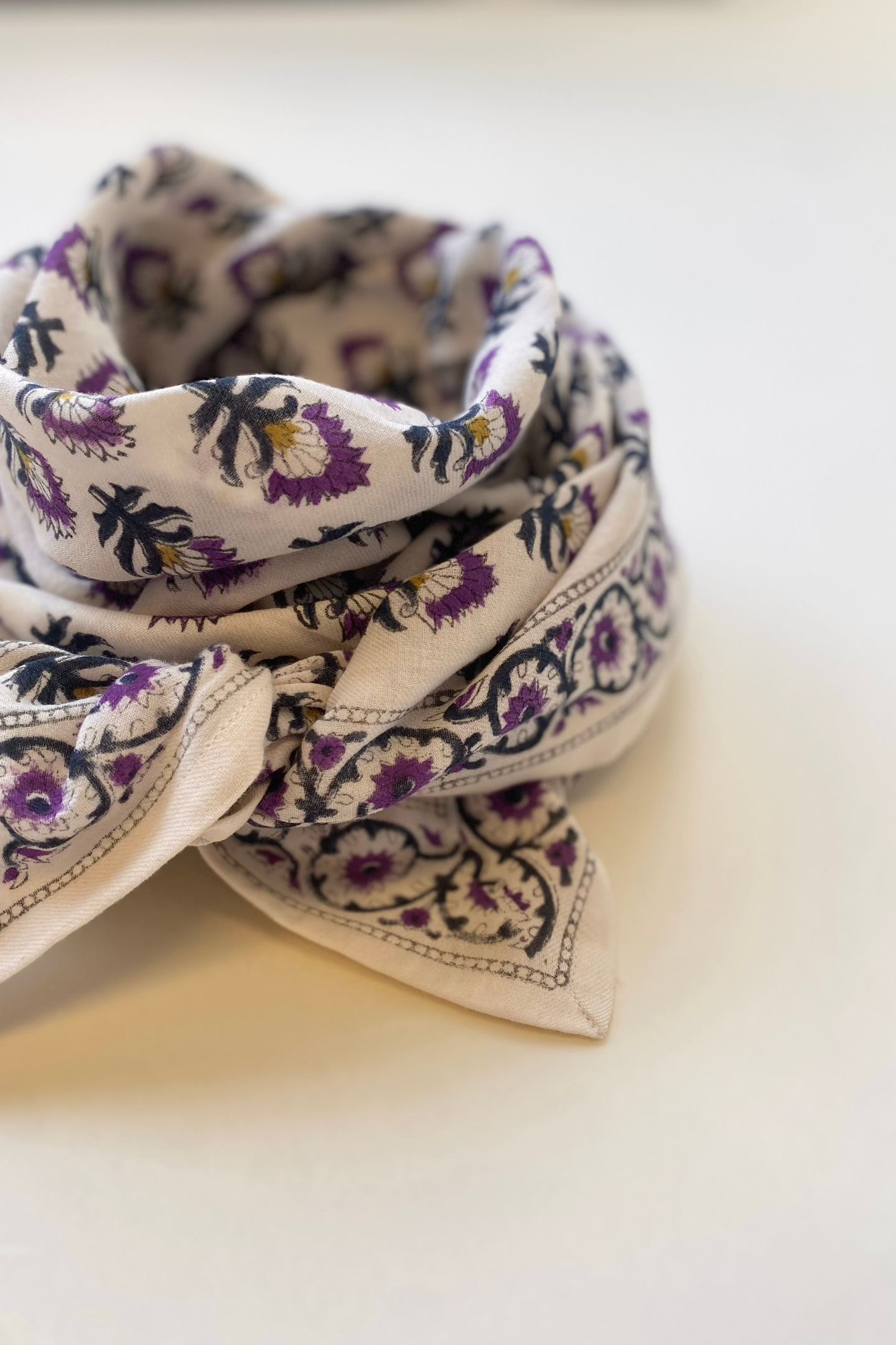 Petit foulard Manika – Cyrillus X Apaches Collections