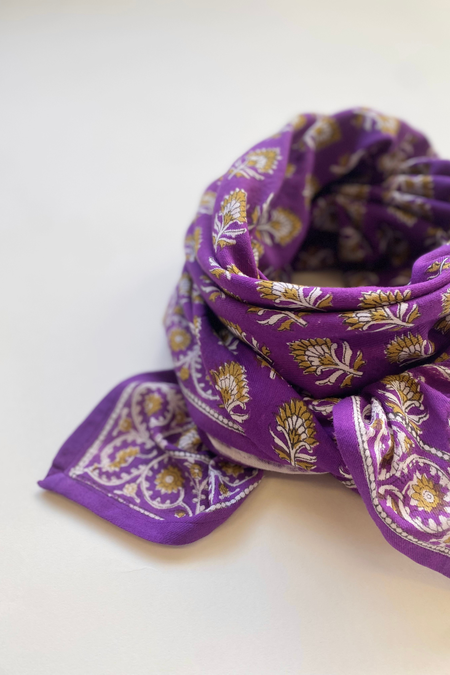 Petit foulard Manika – Cyrillus X Apaches Collections