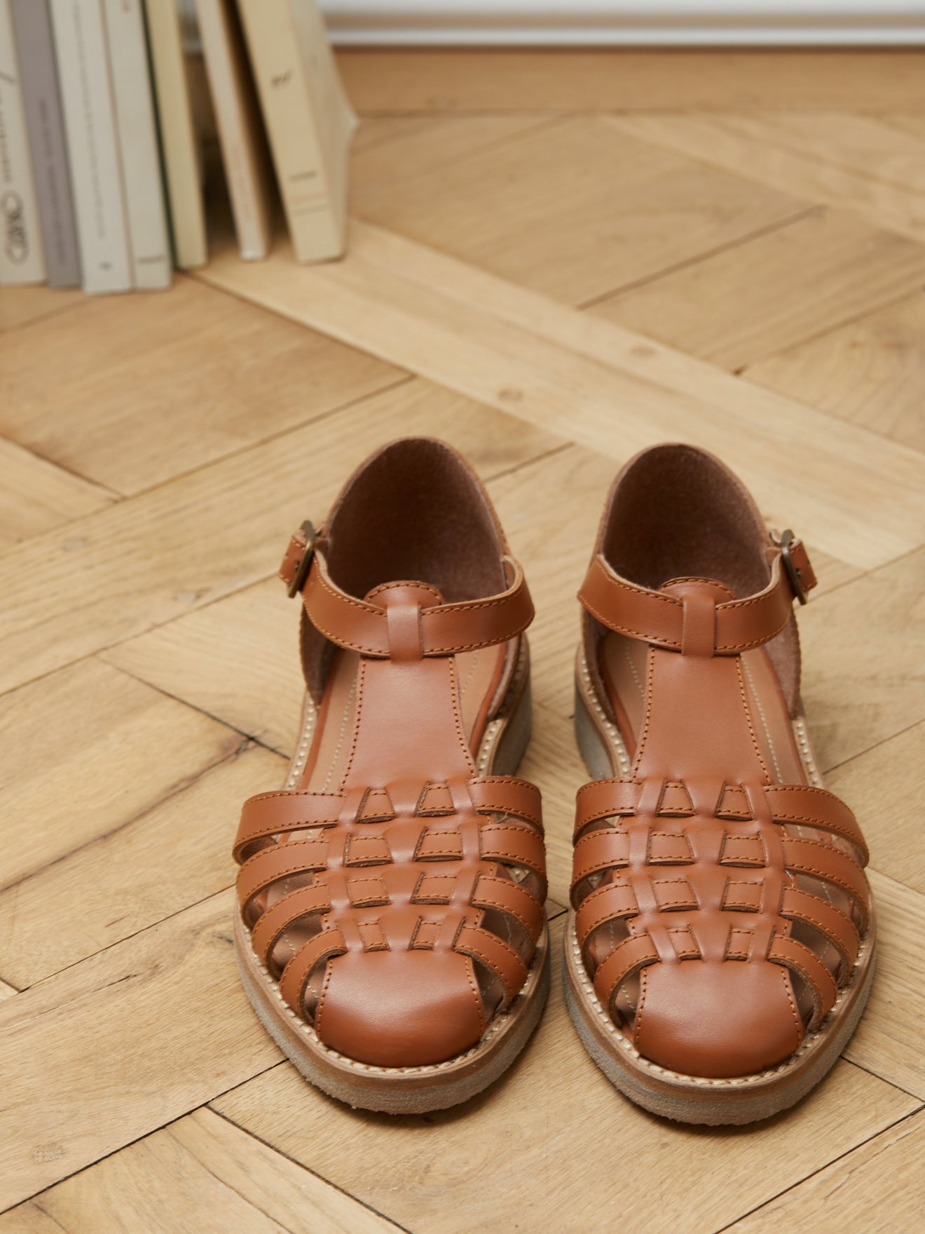Sandales plates cuir style pêcheur