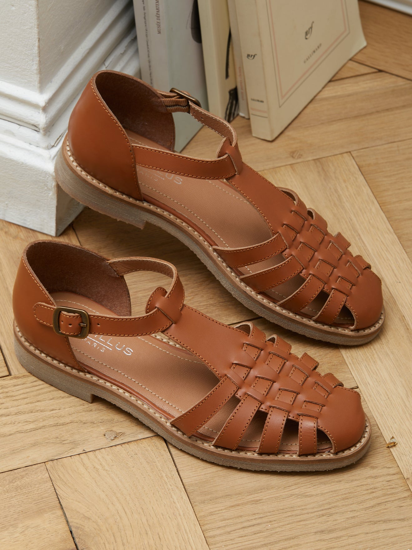 Sandales plates cuir style pêcheur